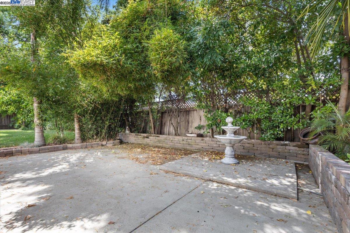 1673 Walnut Heights Lane