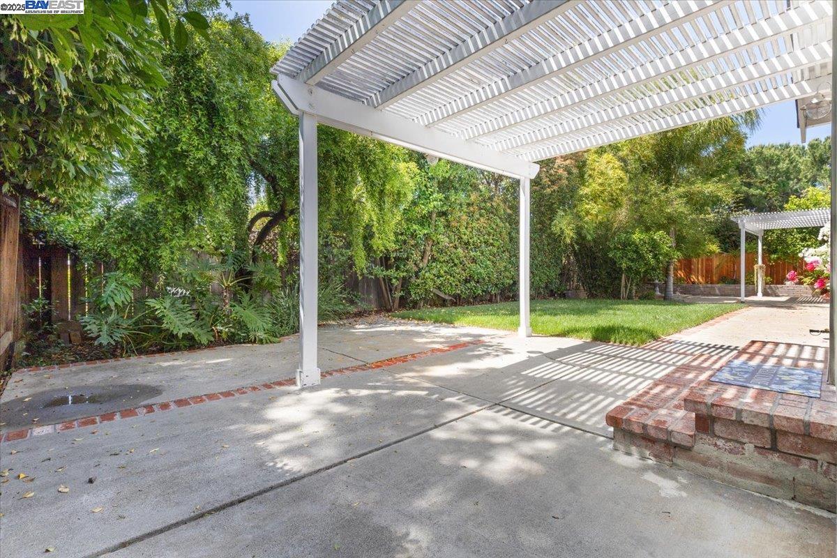 1673 Walnut Heights Lane