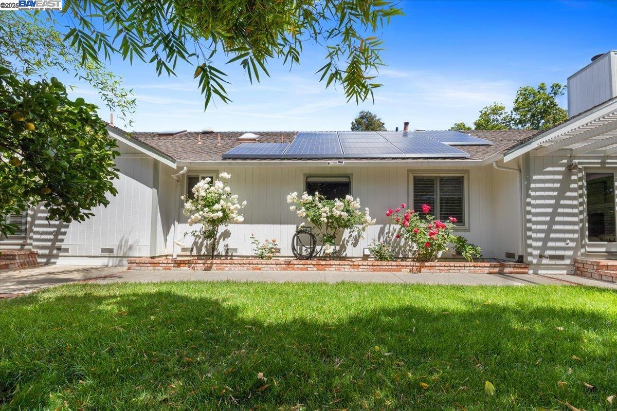 1673 Walnut Heights Lane