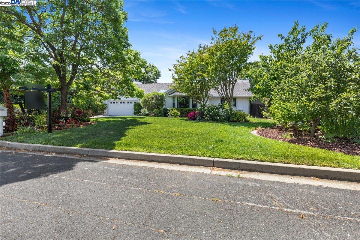 1673 Walnut Heights Lane