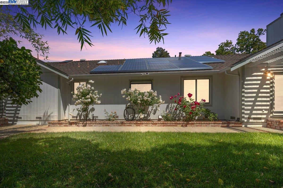 1673 Walnut Heights Lane