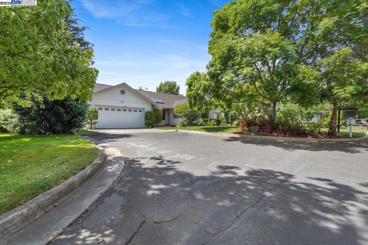 1673 Walnut Heights Lane