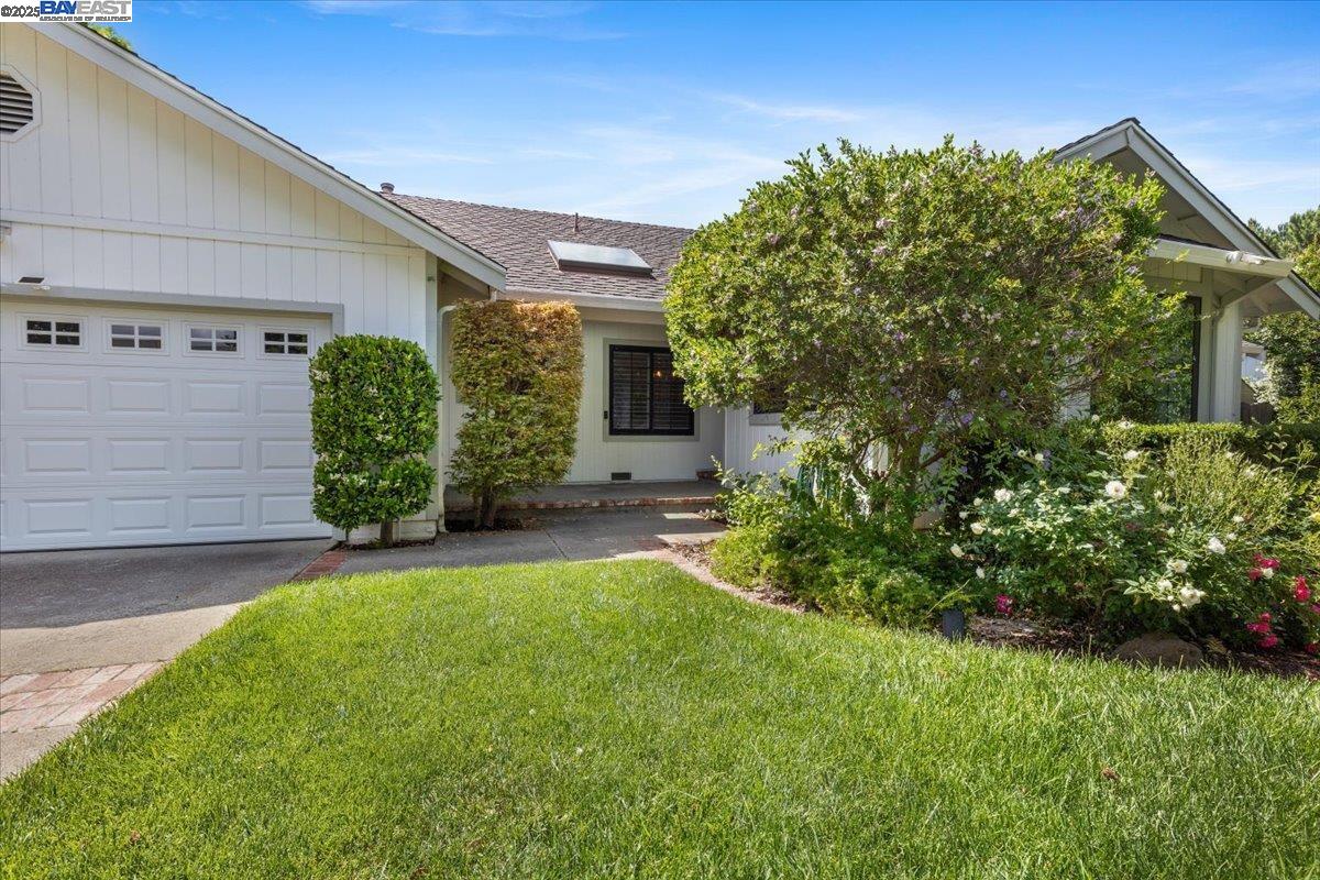 1673 Walnut Heights Lane