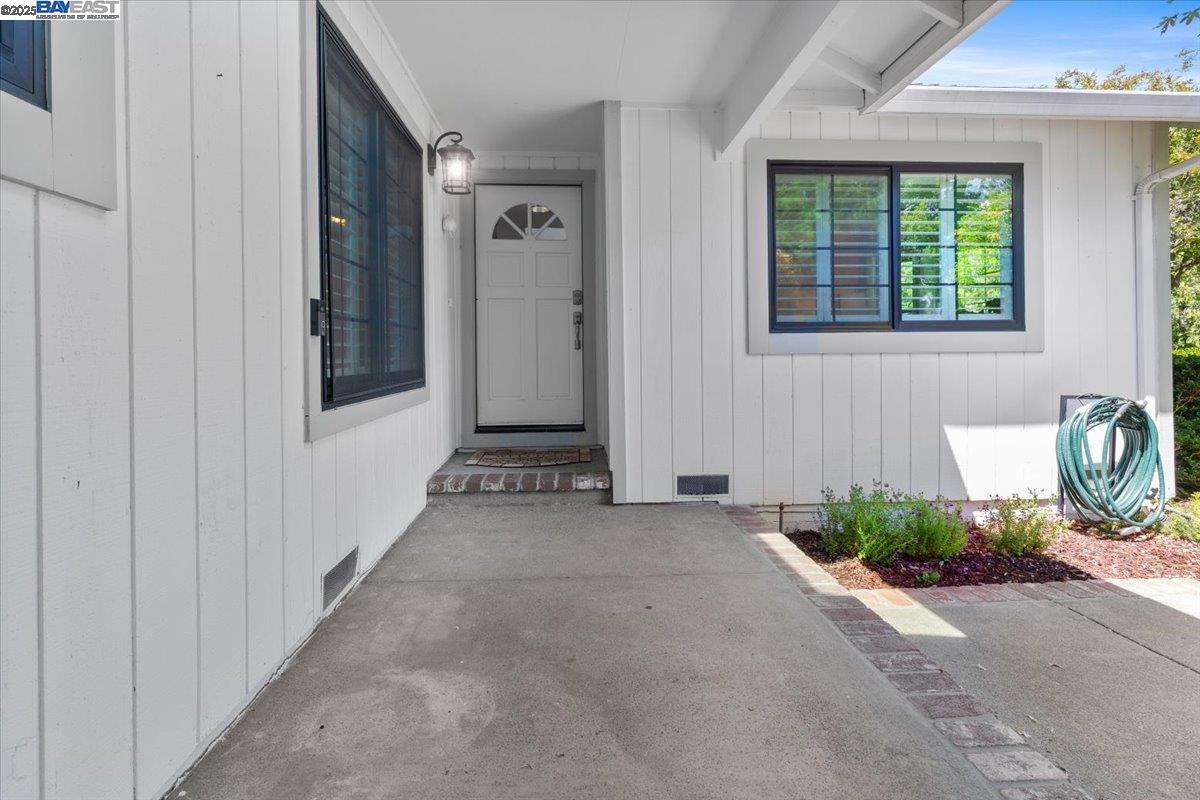 1673 Walnut Heights Lane