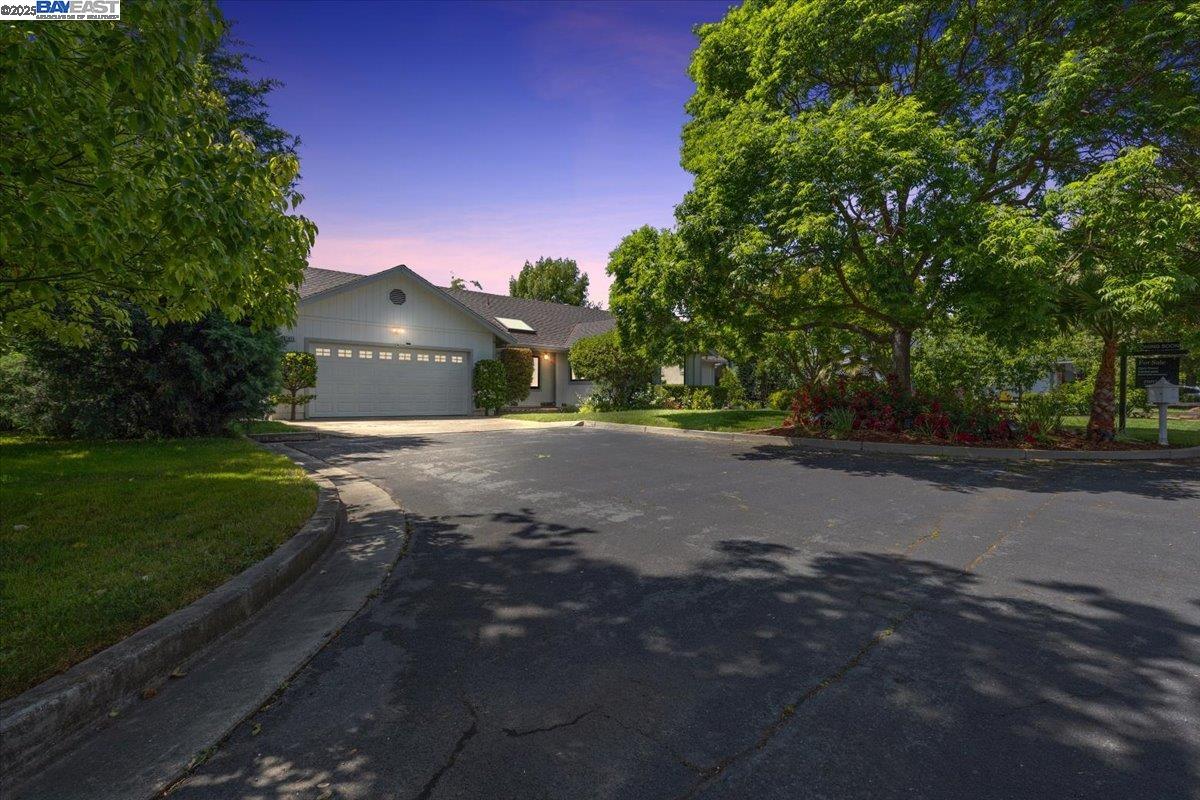 1673 Walnut Heights Lane