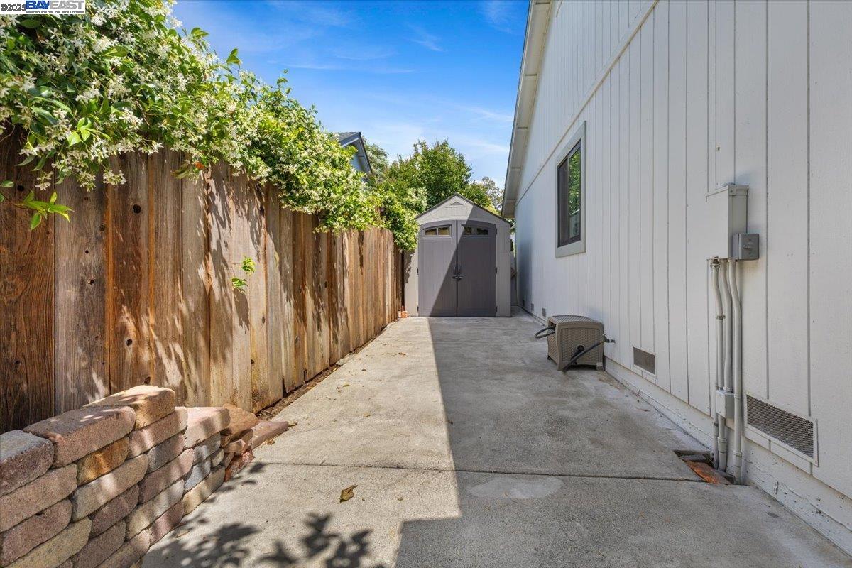 1673 Walnut Heights Lane