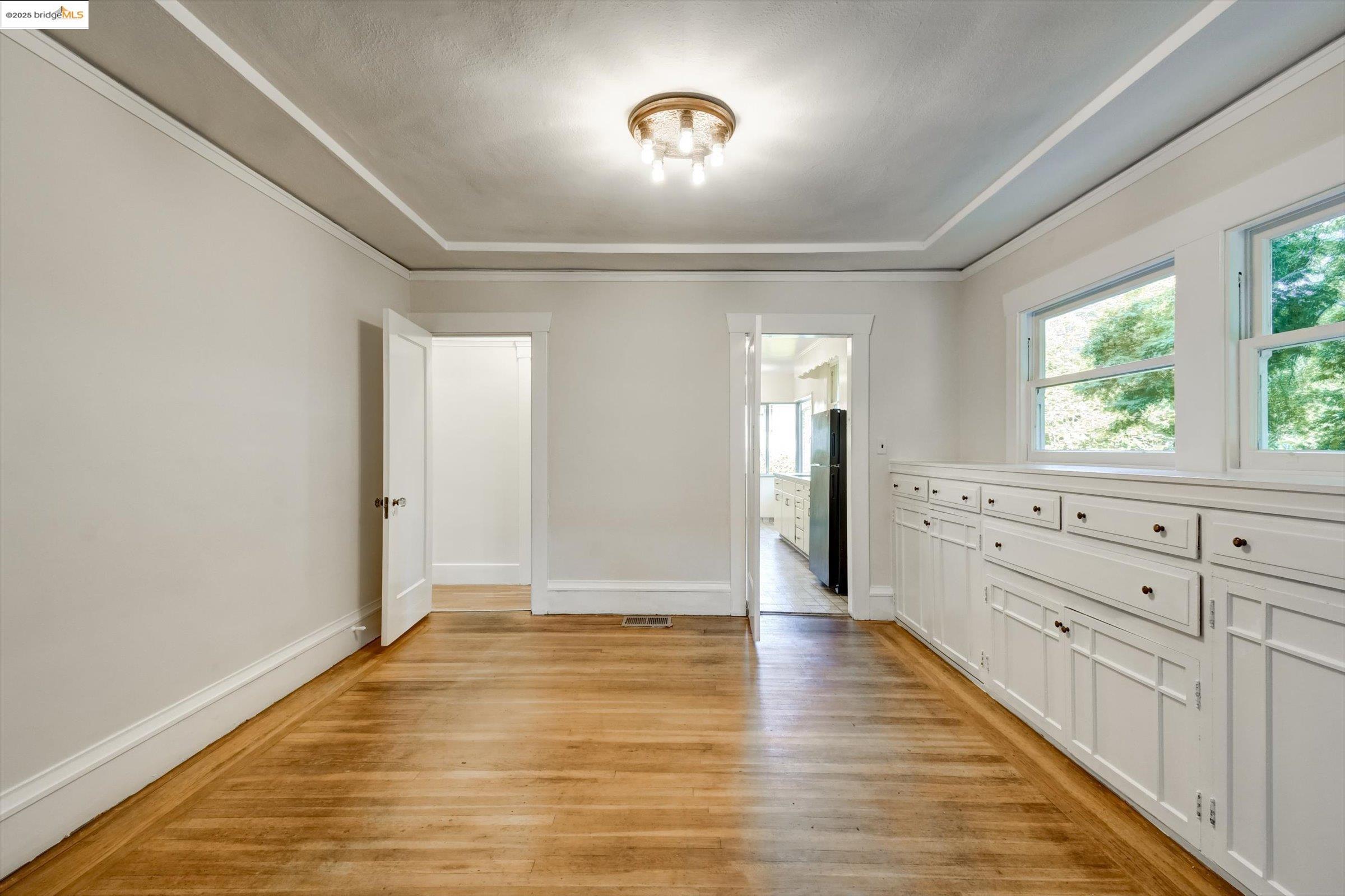 105 Manor Dr
