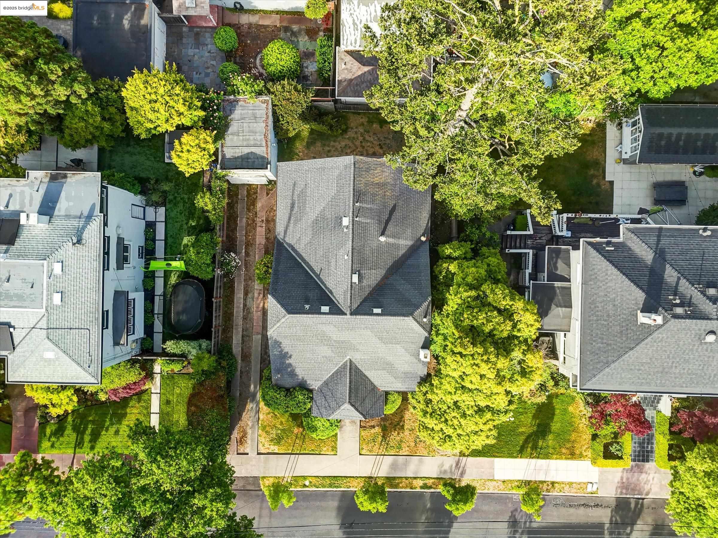 105 Manor Dr