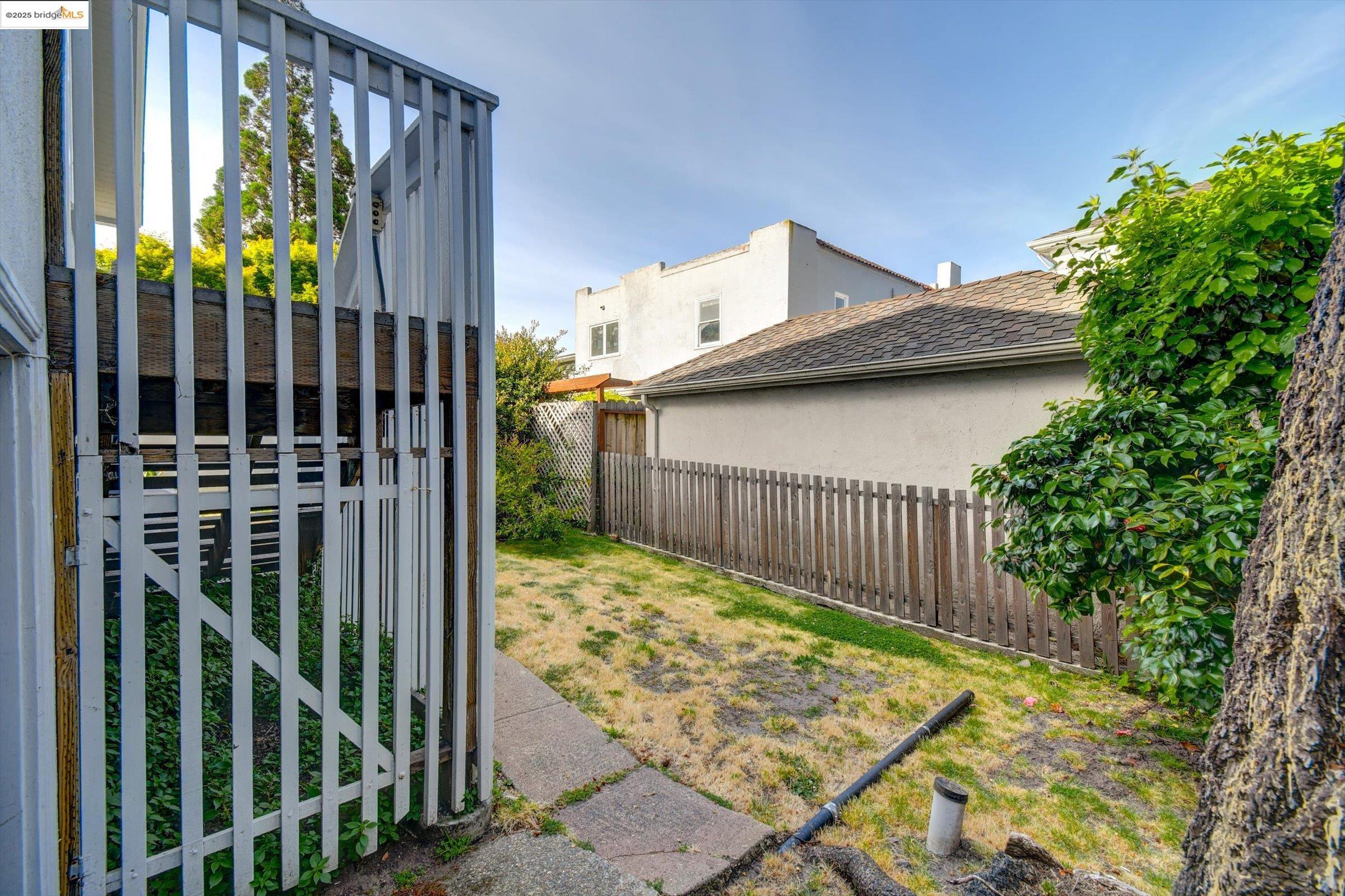 105 Manor Dr