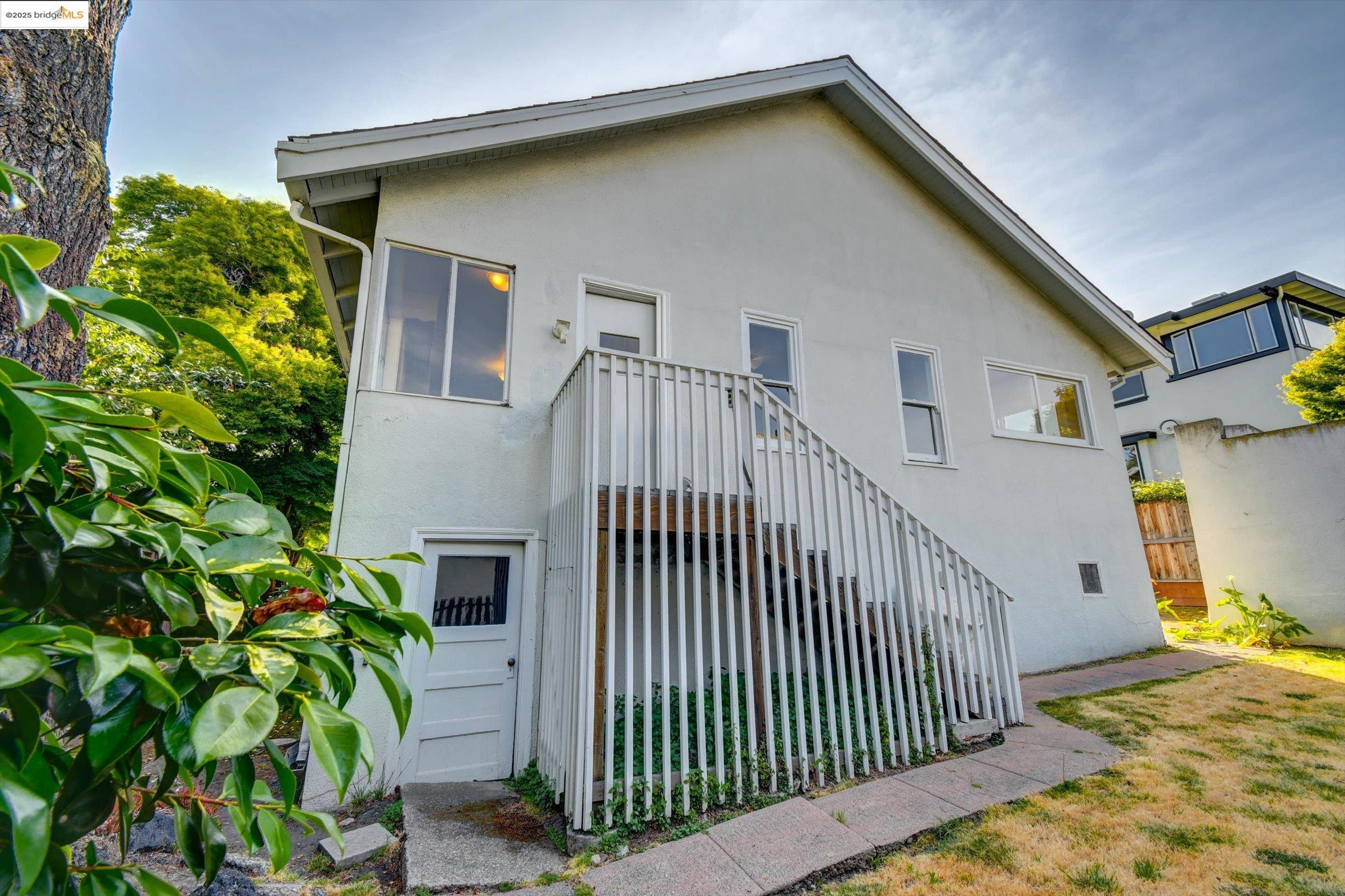 105 Manor Dr