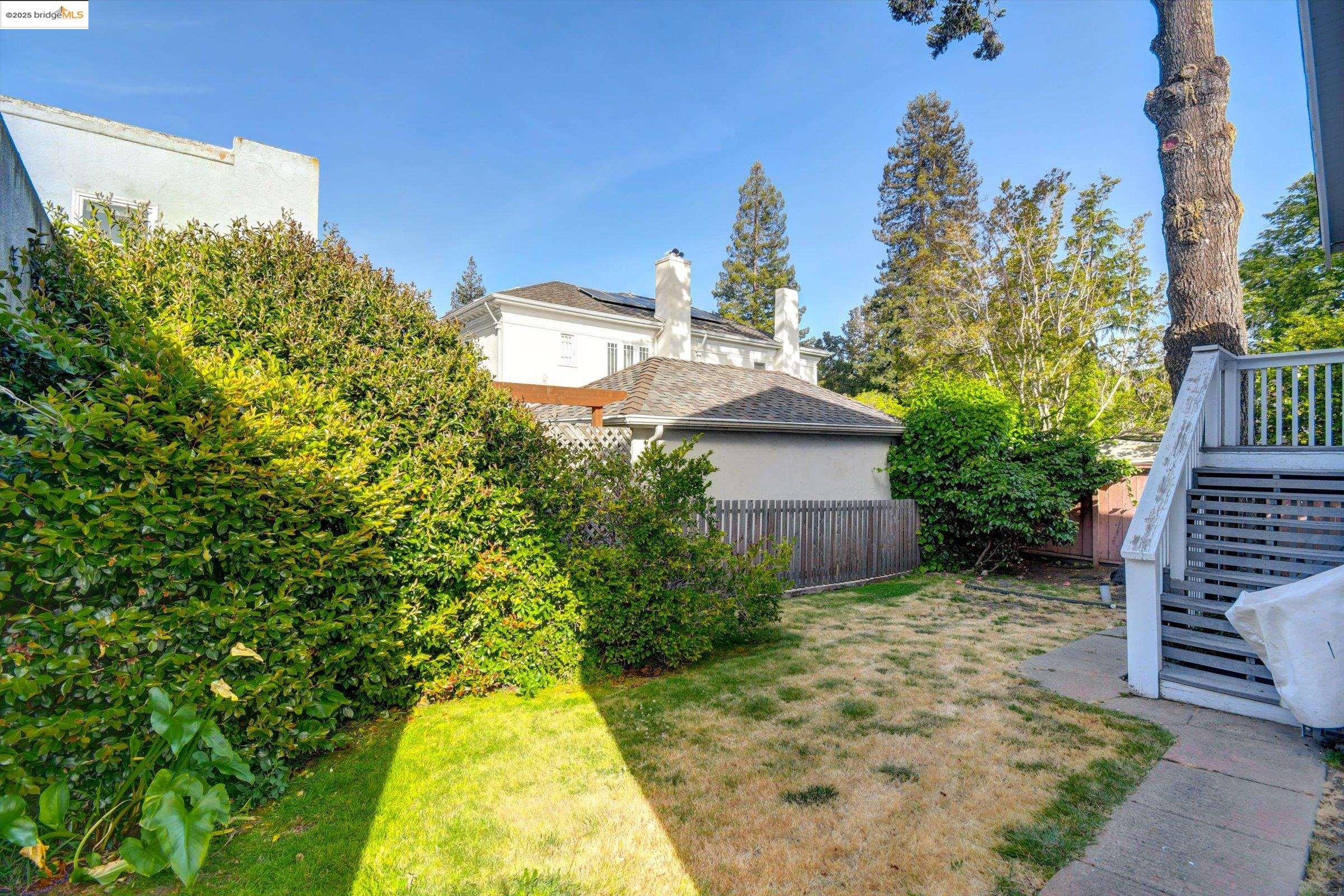 105 Manor Dr