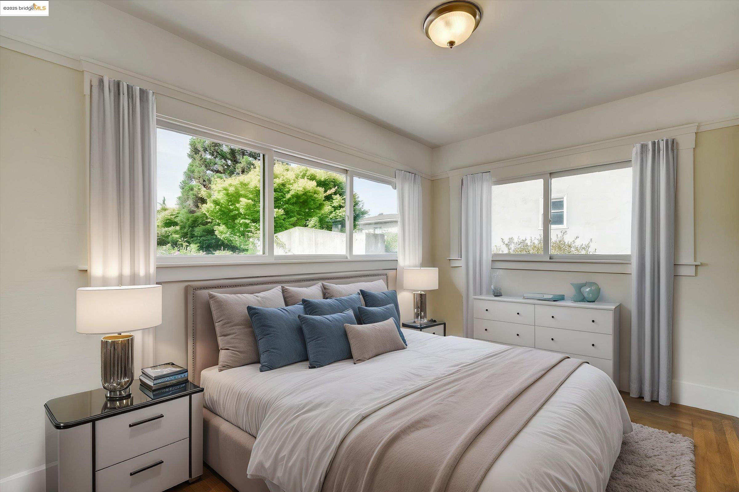 105 Manor Dr