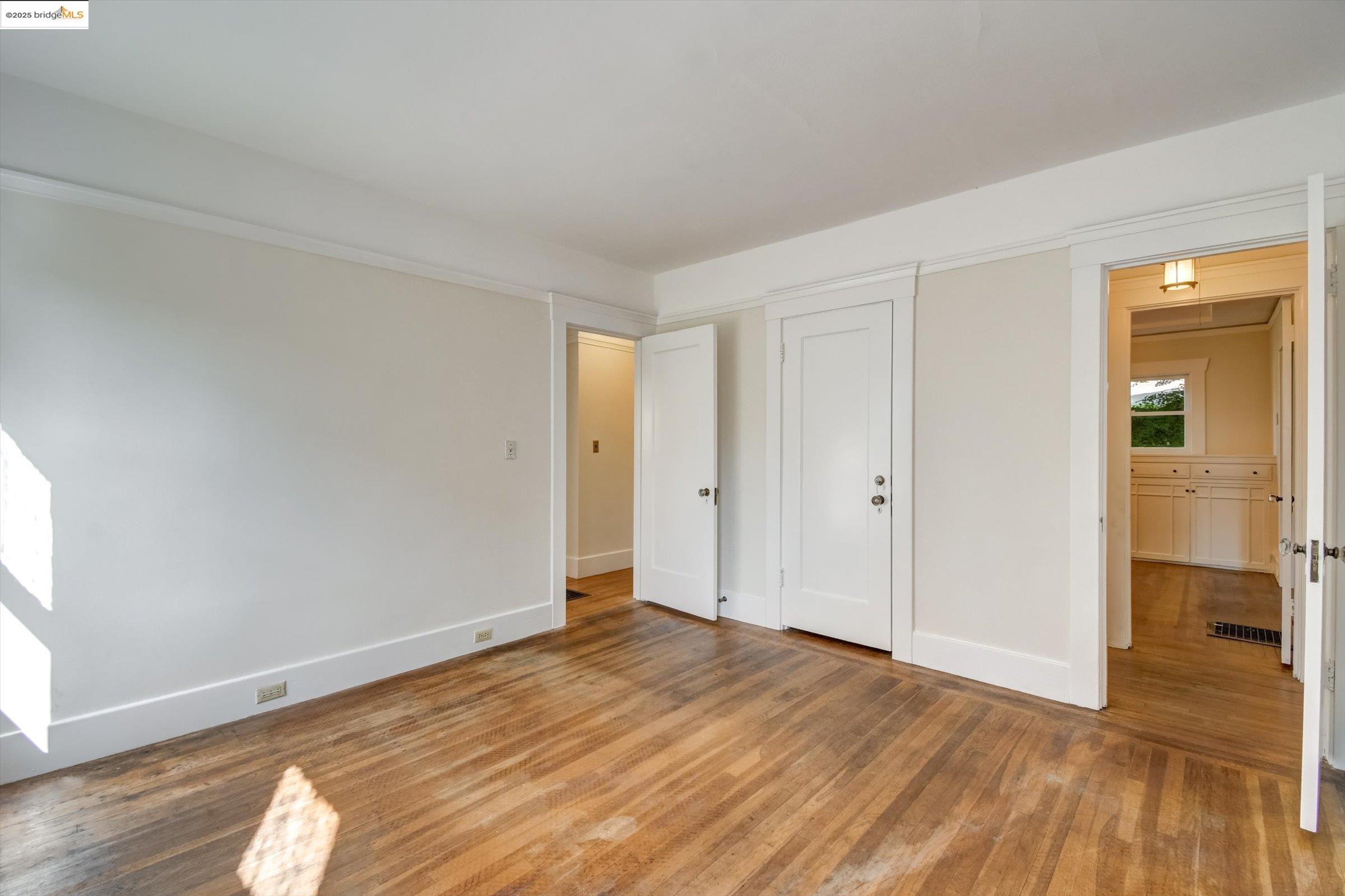 105 Manor Dr