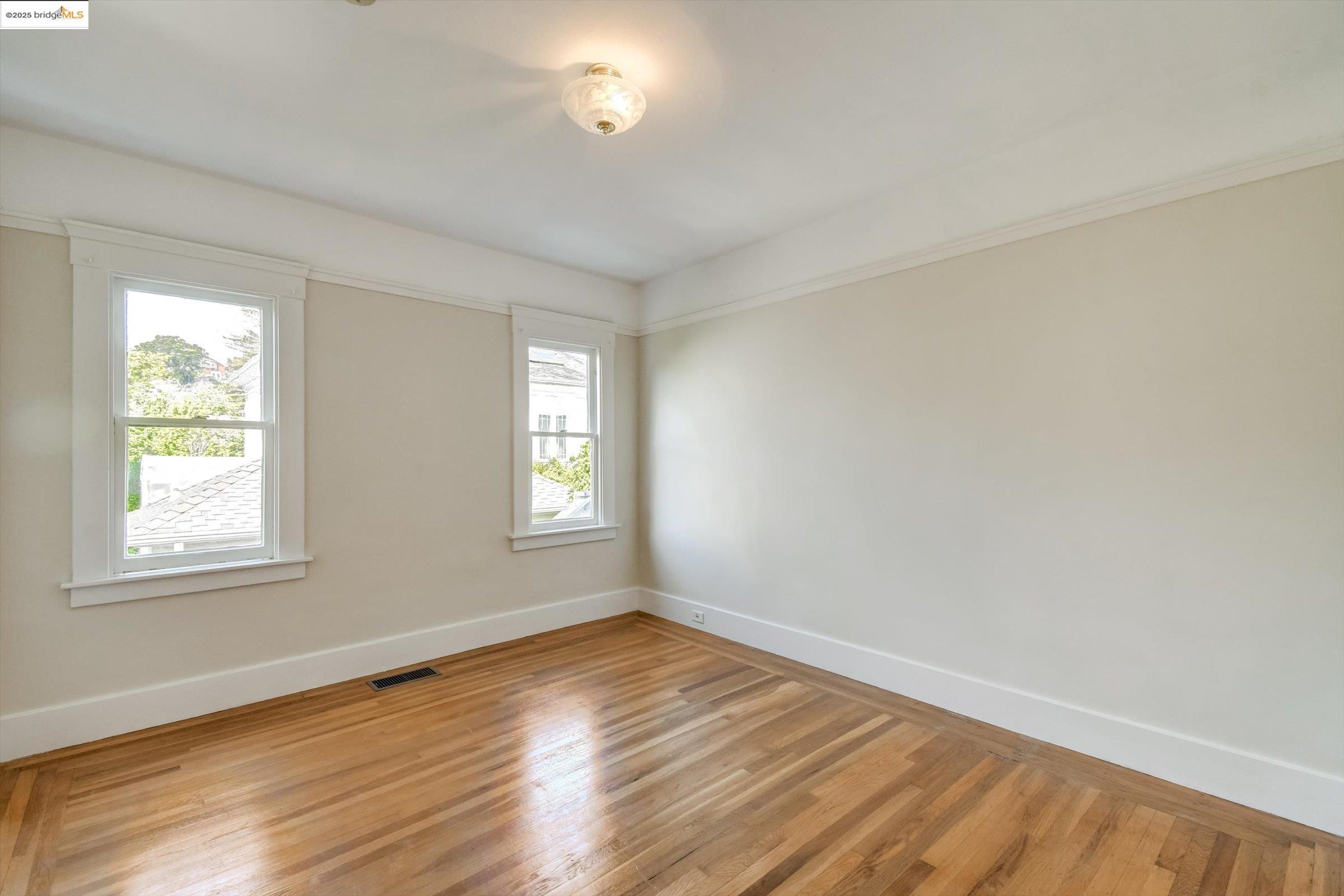 105 Manor Dr
