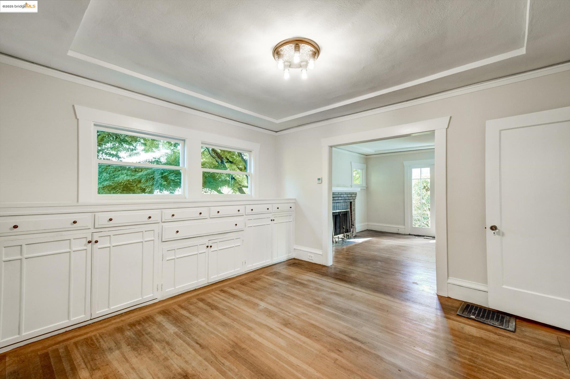 105 Manor Dr