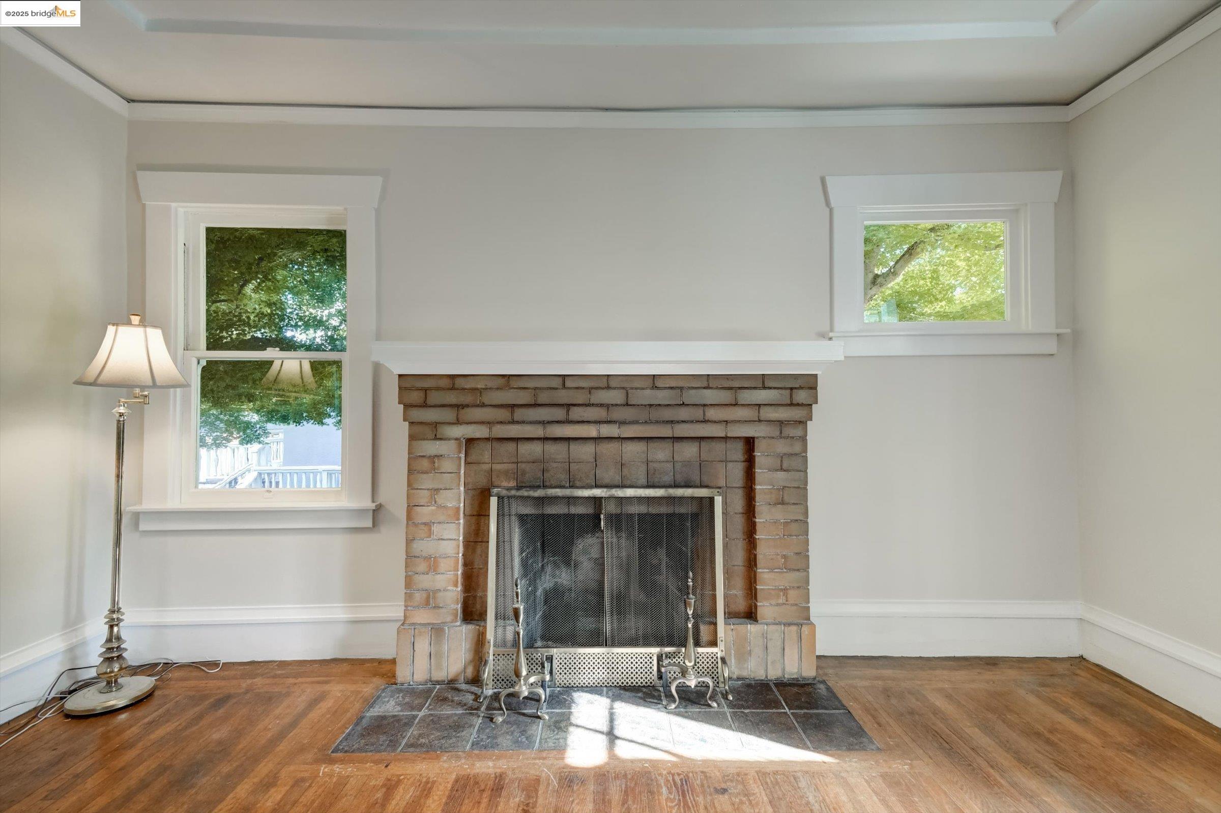 105 Manor Dr