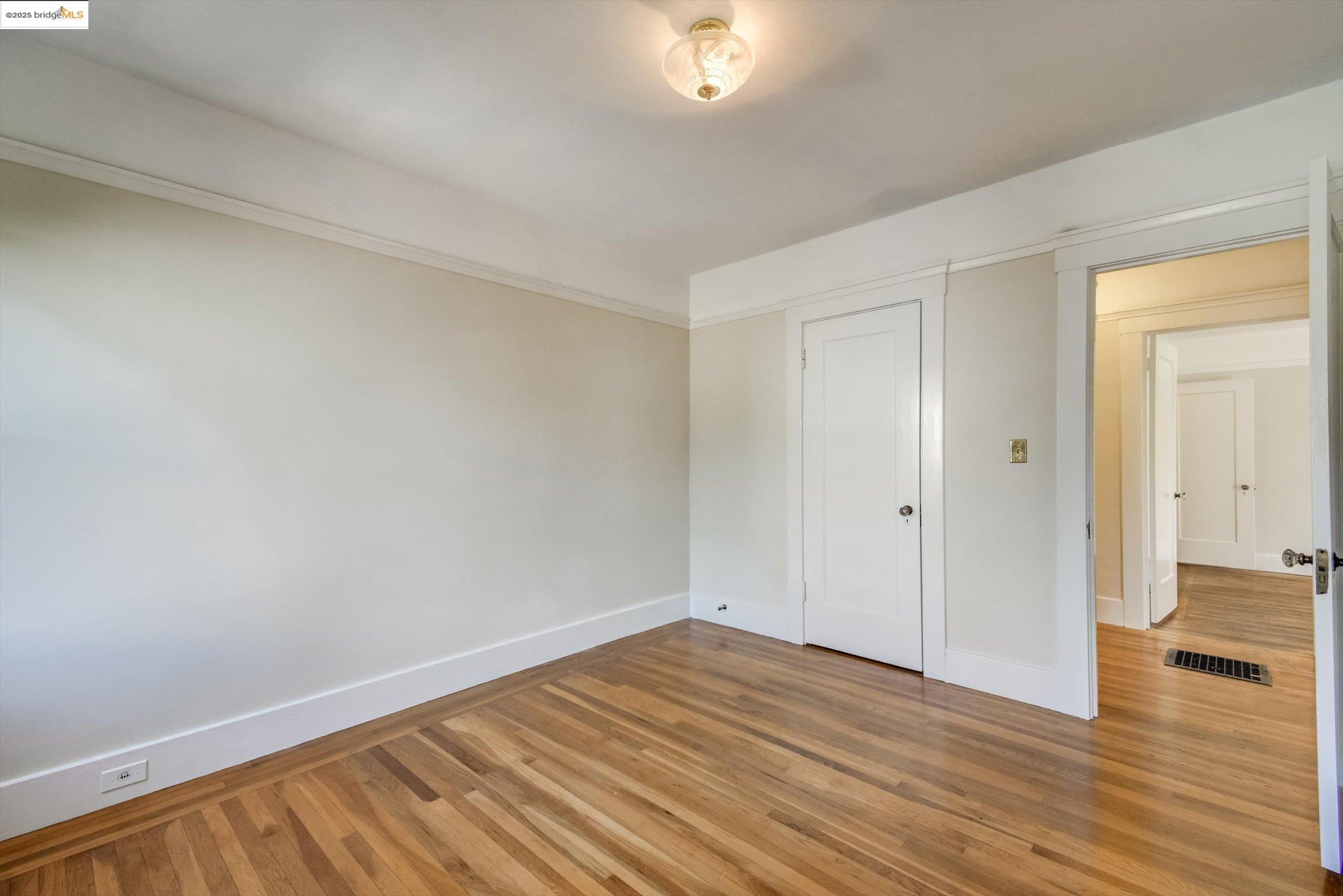 105 Manor Dr