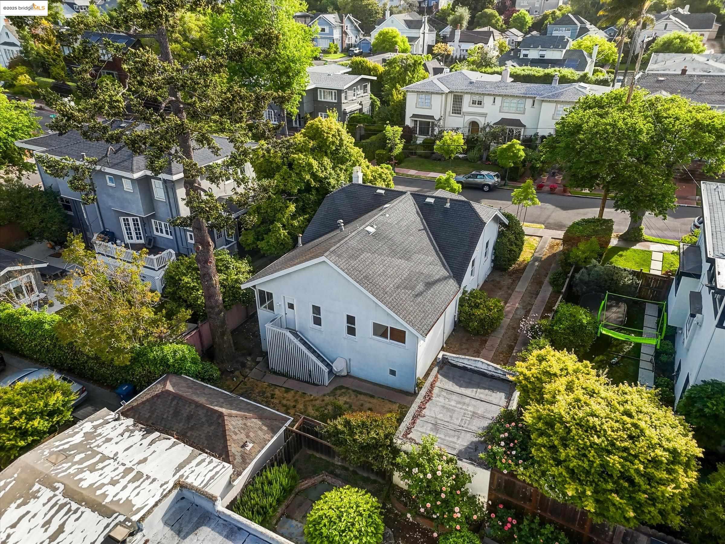 105 Manor Dr