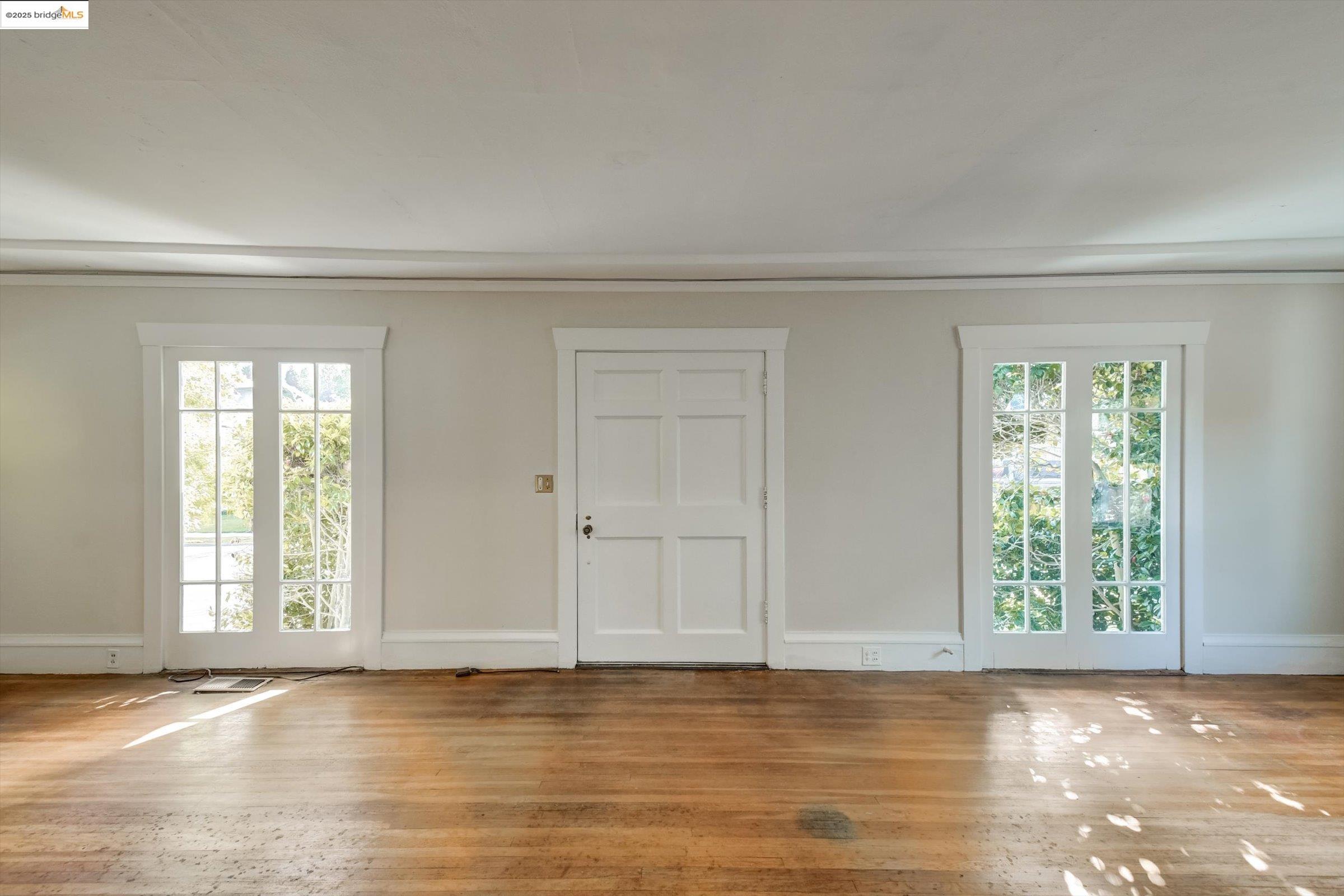 105 Manor Dr