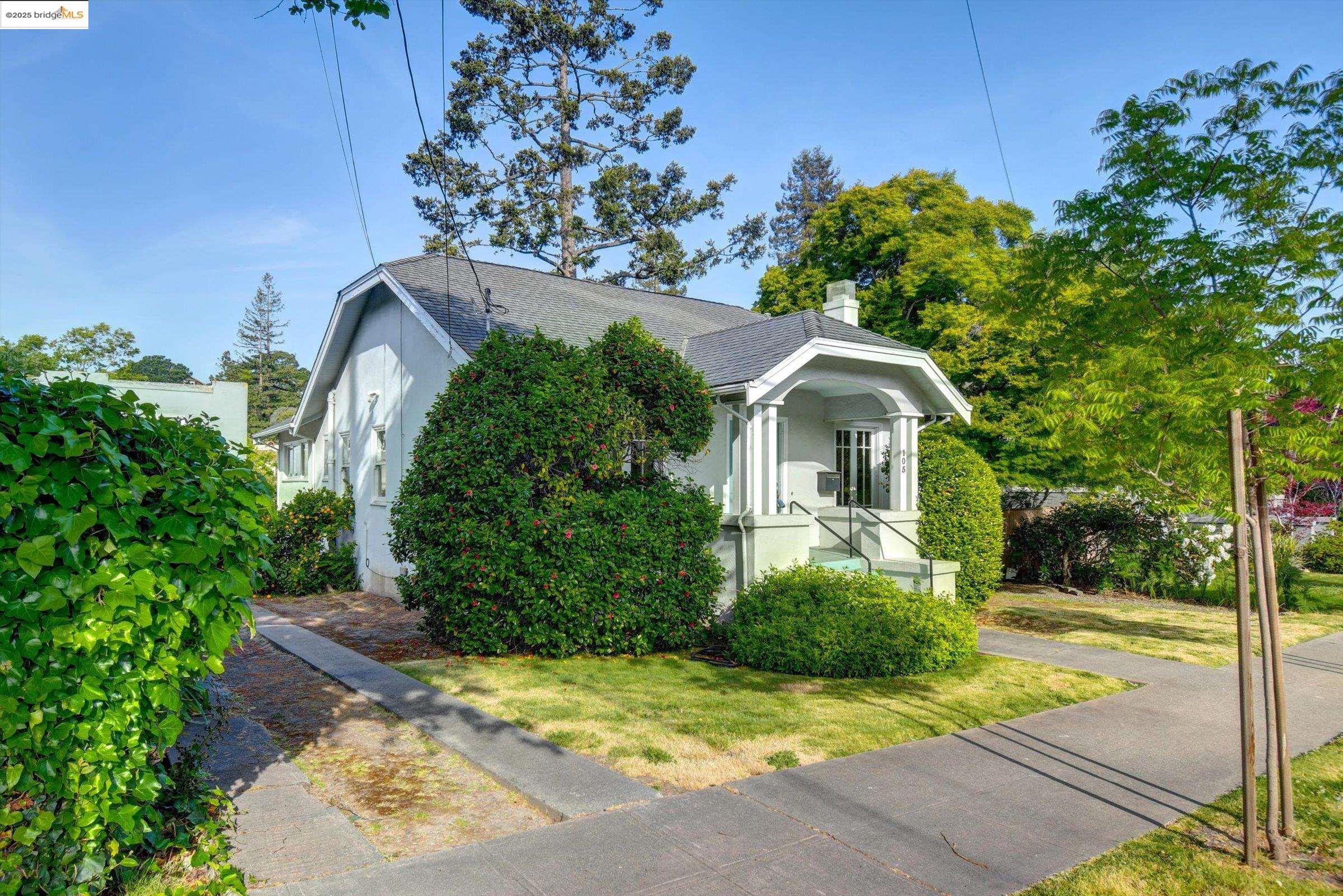 105 Manor Dr