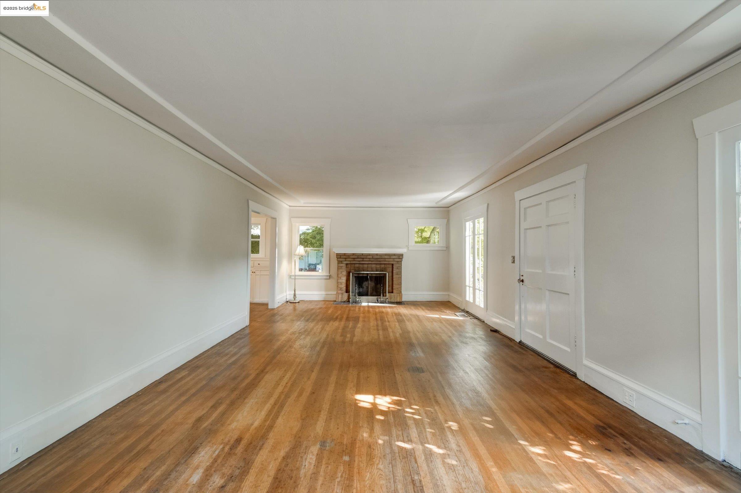 105 Manor Dr