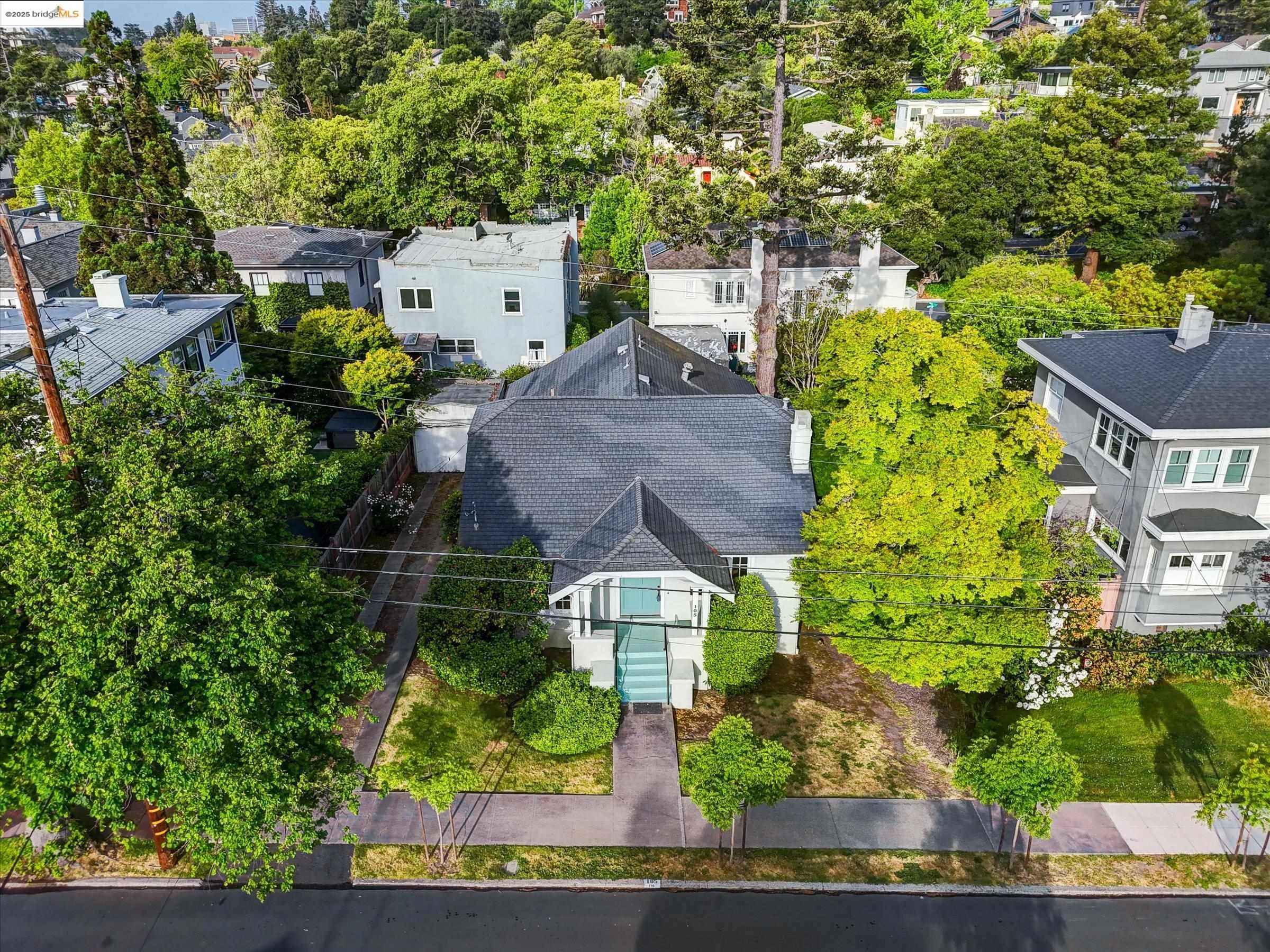 105 Manor Dr