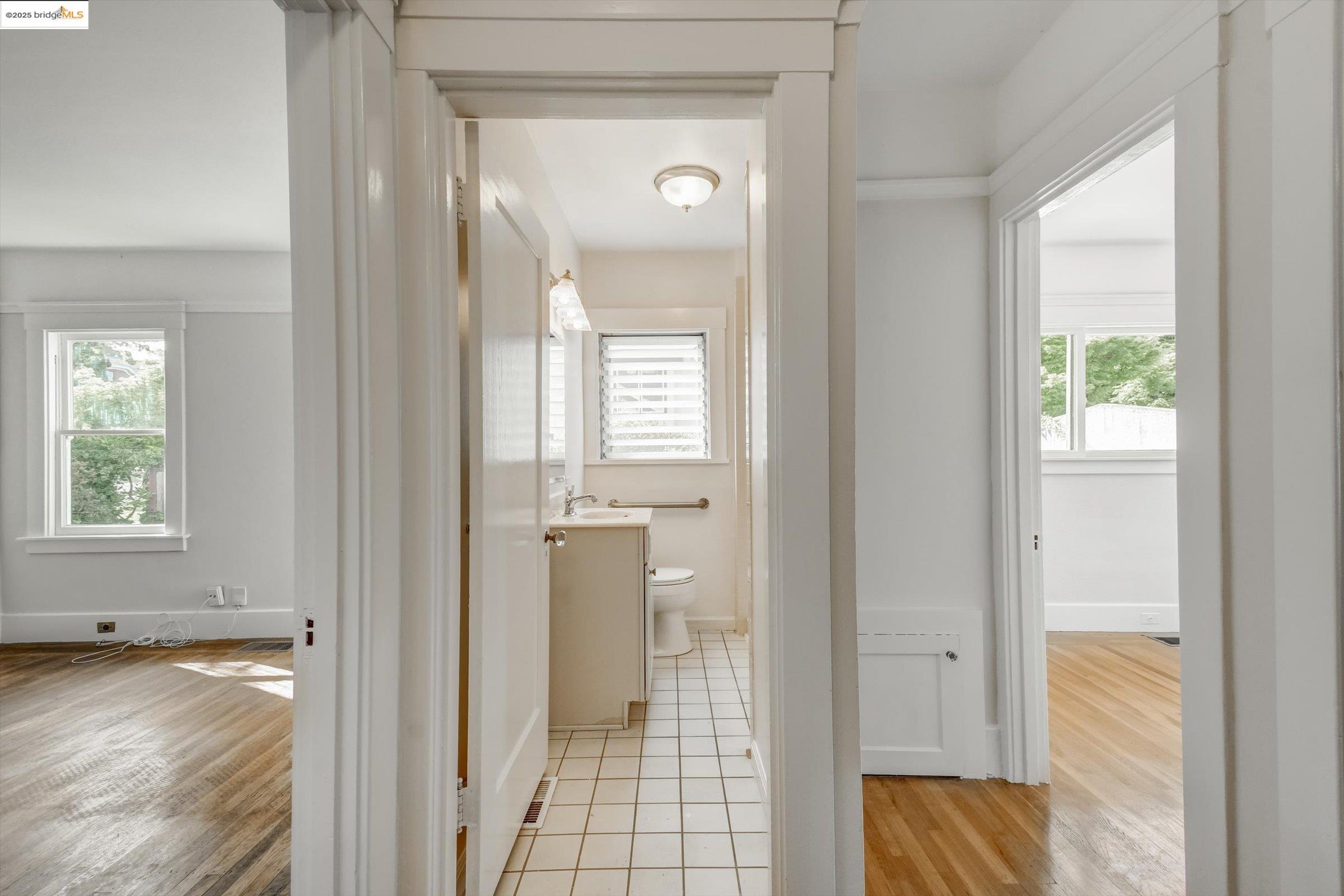 105 Manor Dr