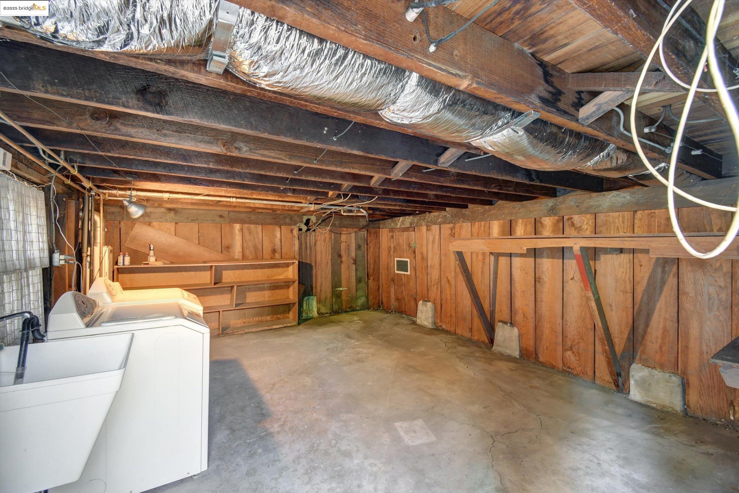 105 Manor Dr