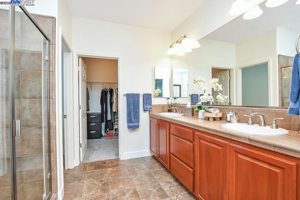 632 Dickinson Ct