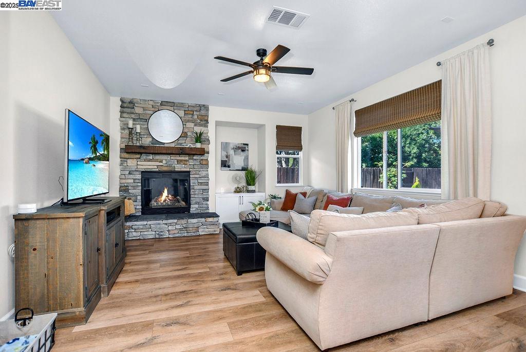 632 Dickinson Ct