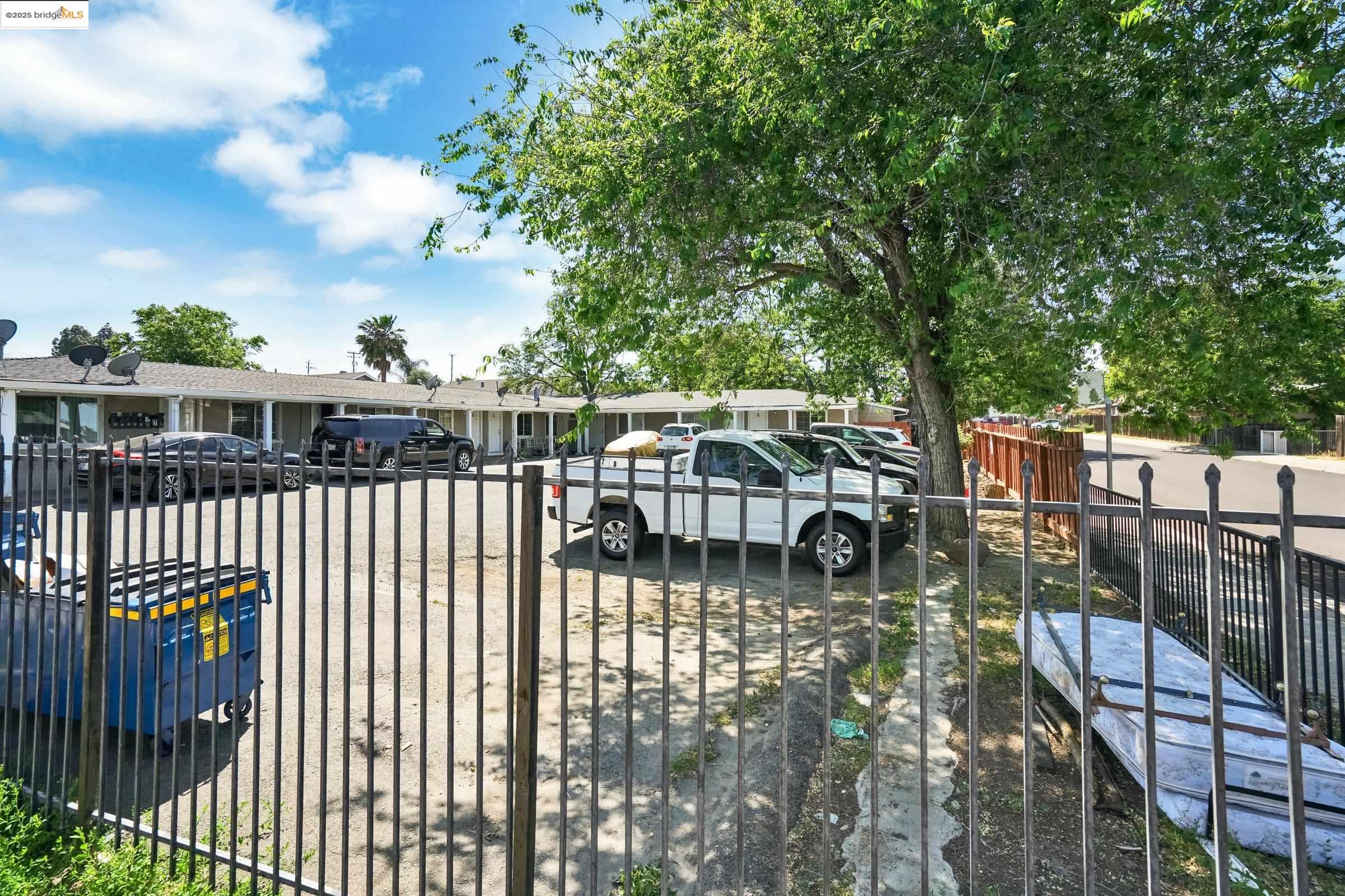 41 Solano Ave