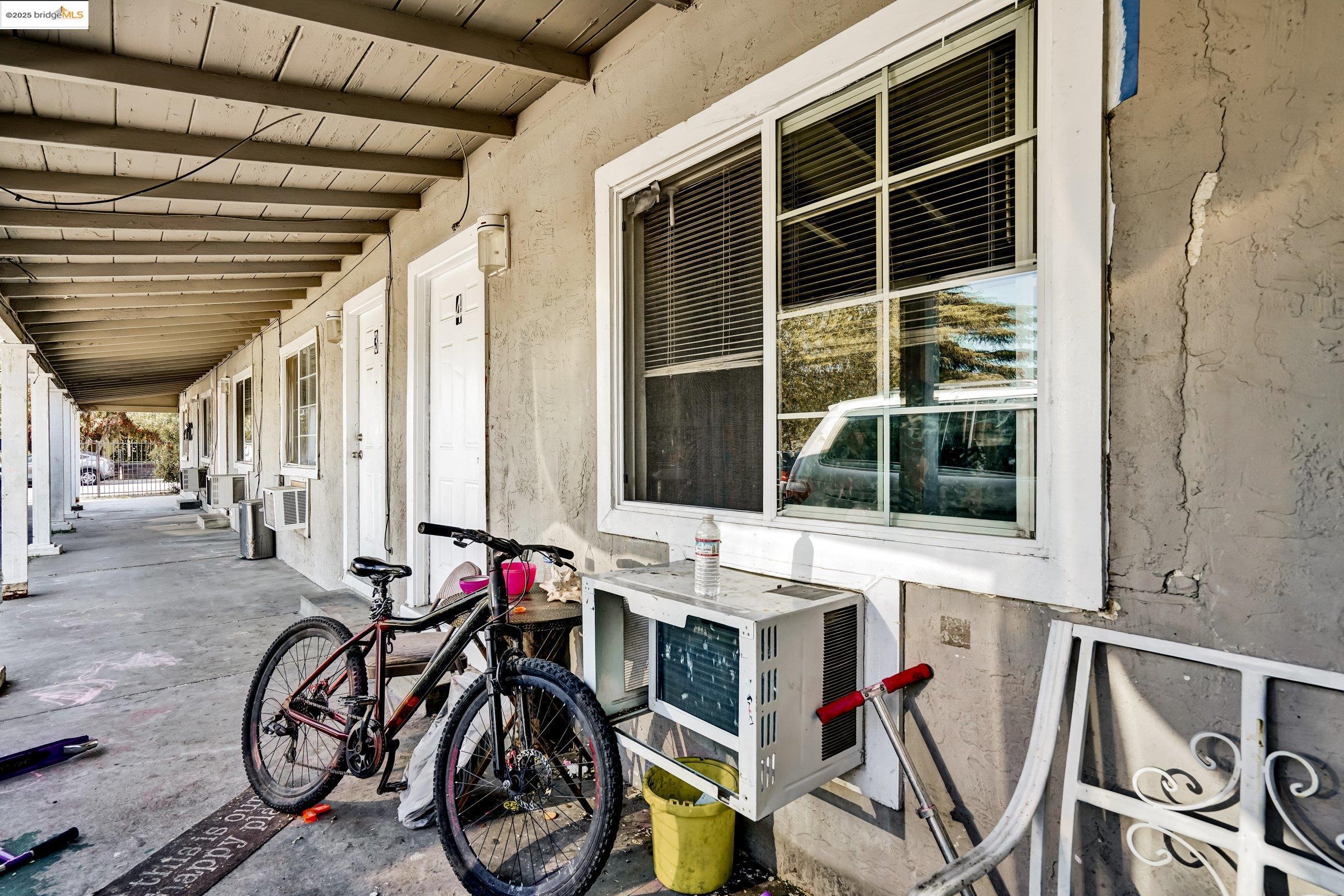41 Solano Ave