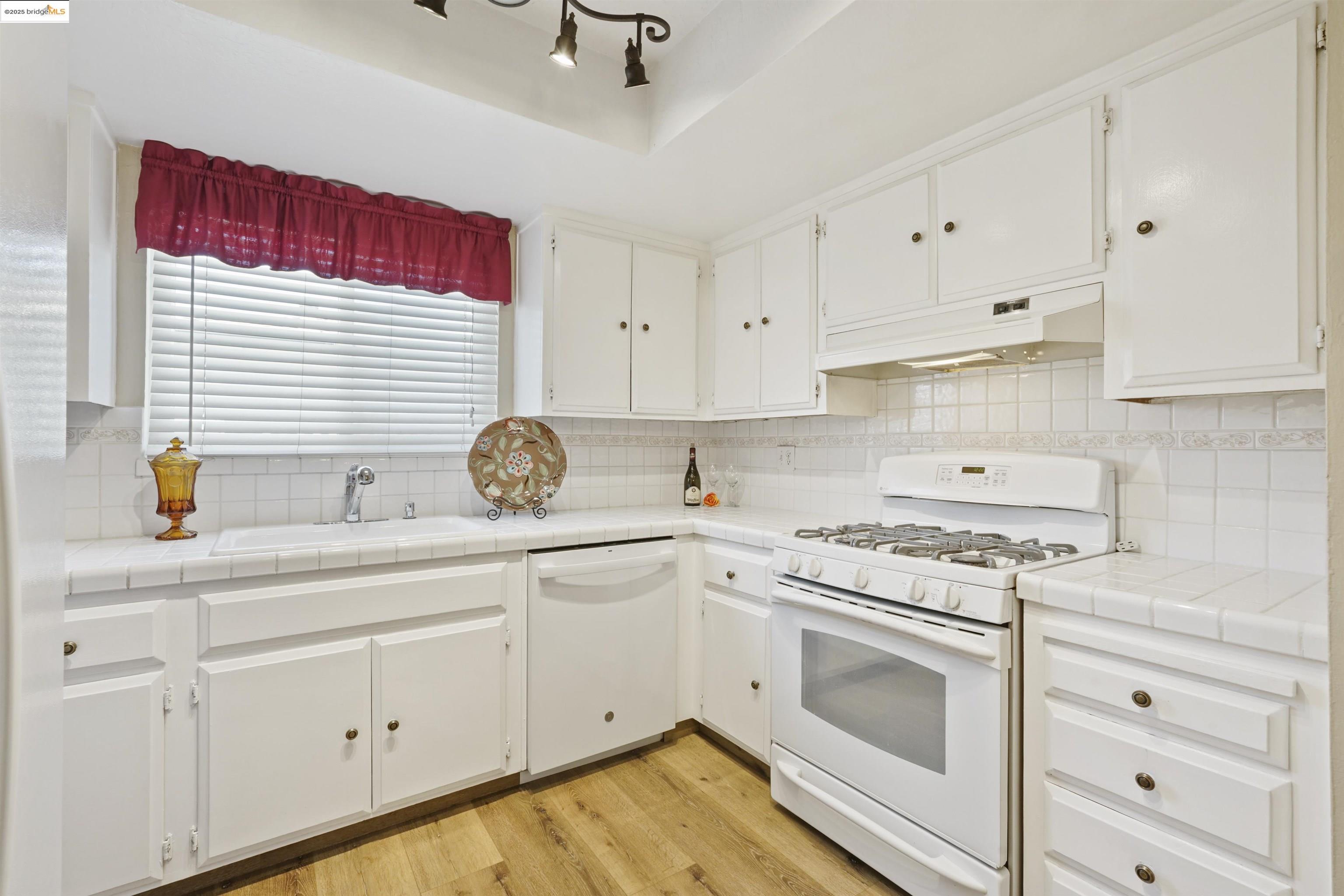 1105 Mission Dr