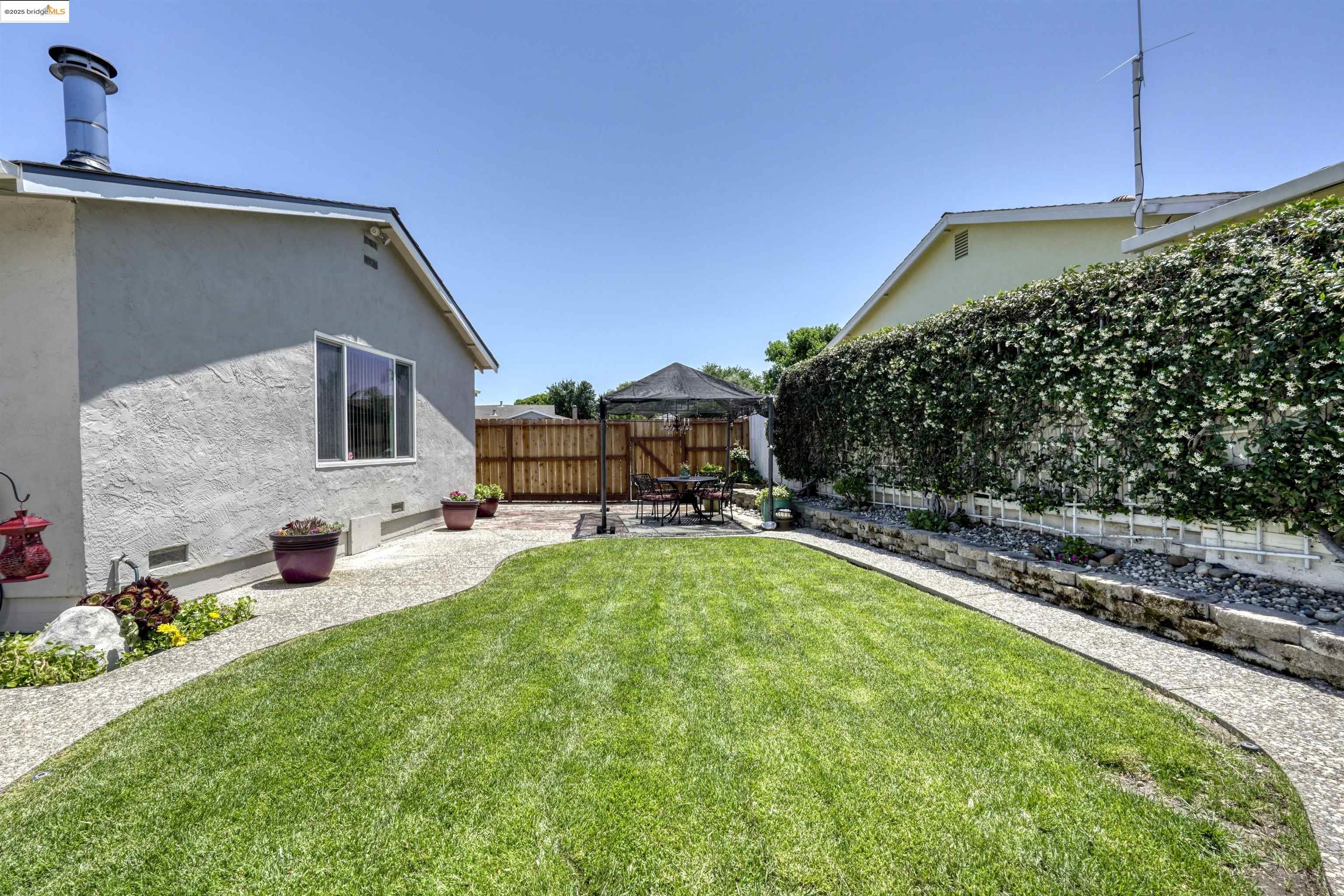 1105 Mission Dr