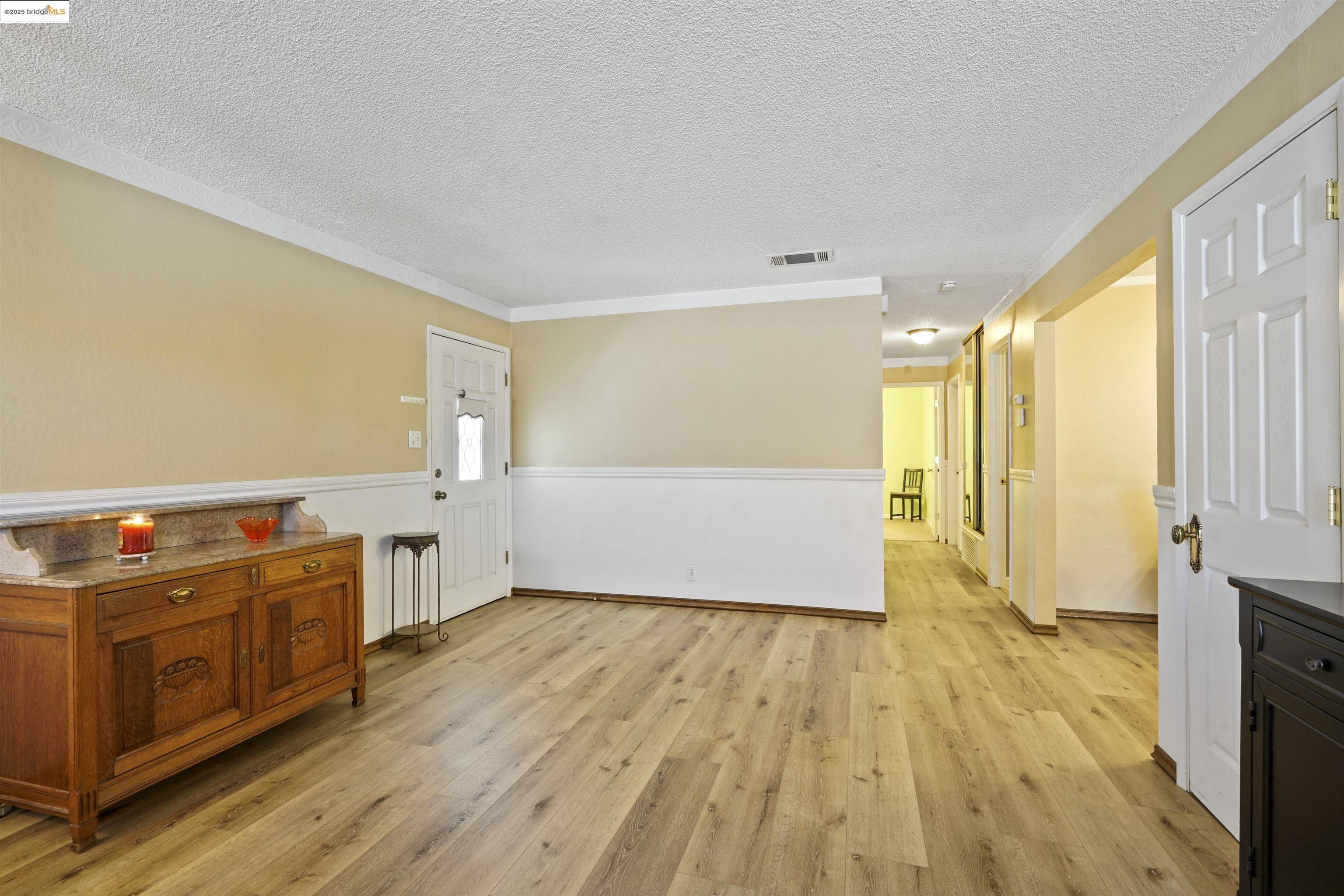 1105 Mission Dr