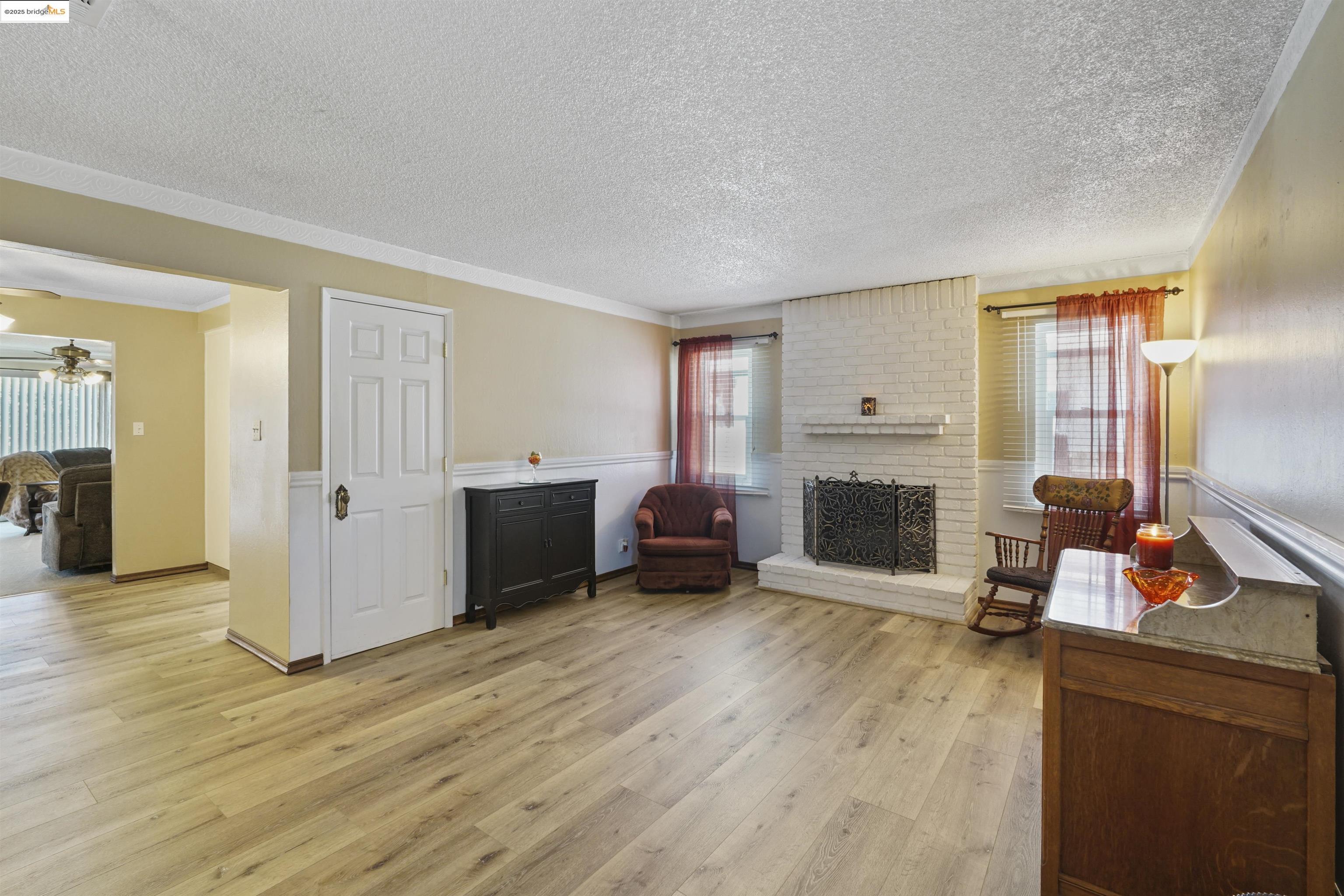 1105 Mission Dr