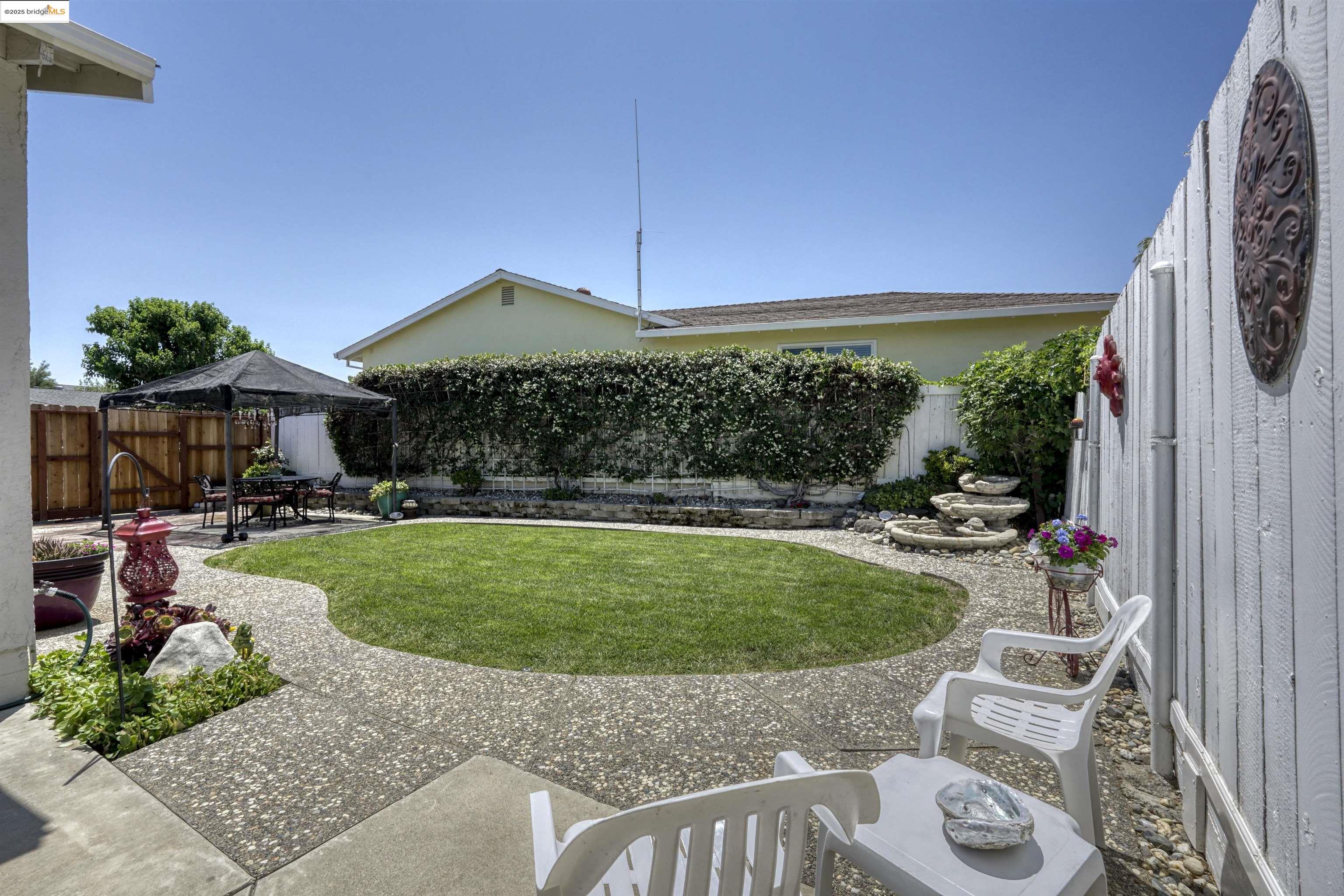 1105 Mission Dr