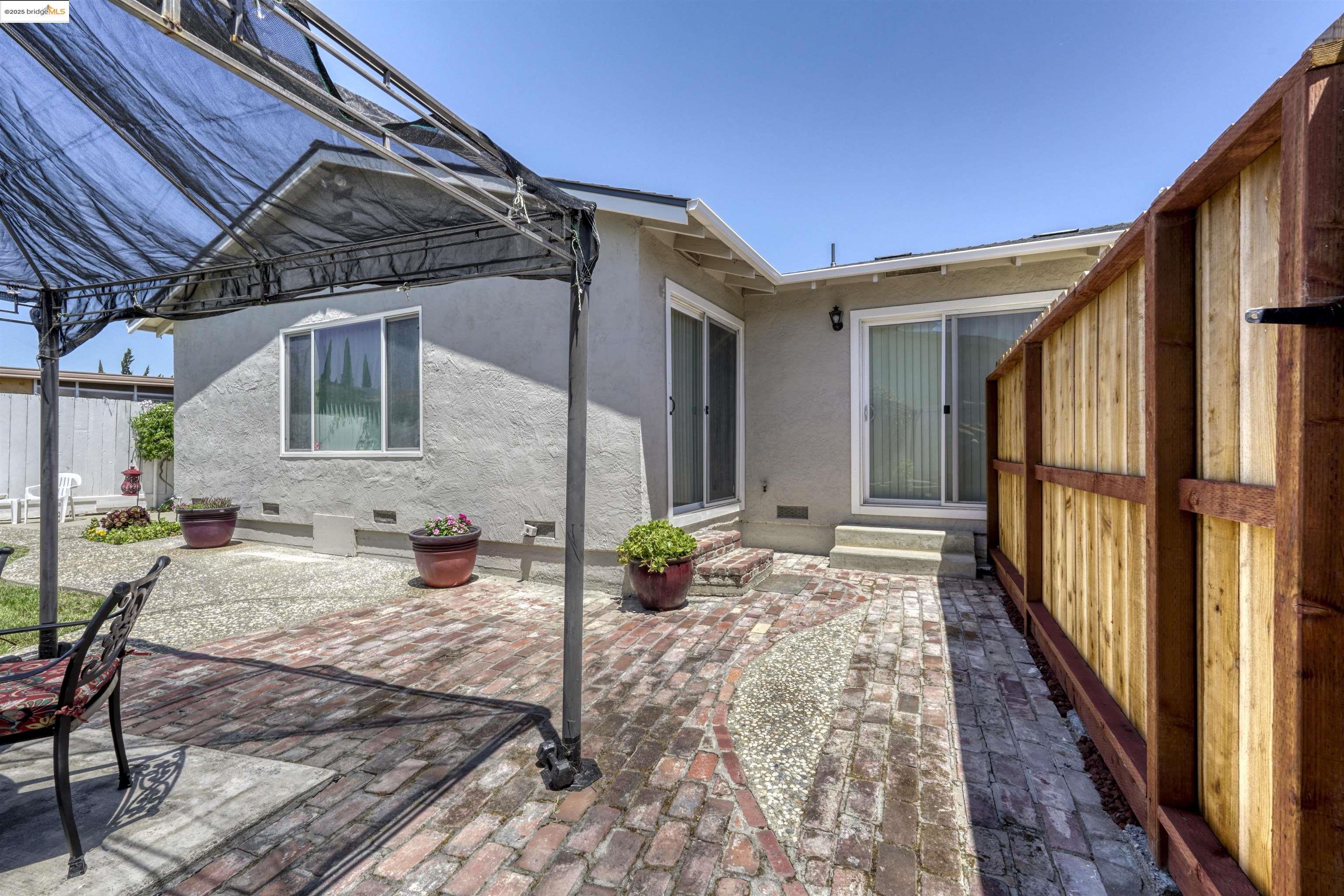 1105 Mission Dr