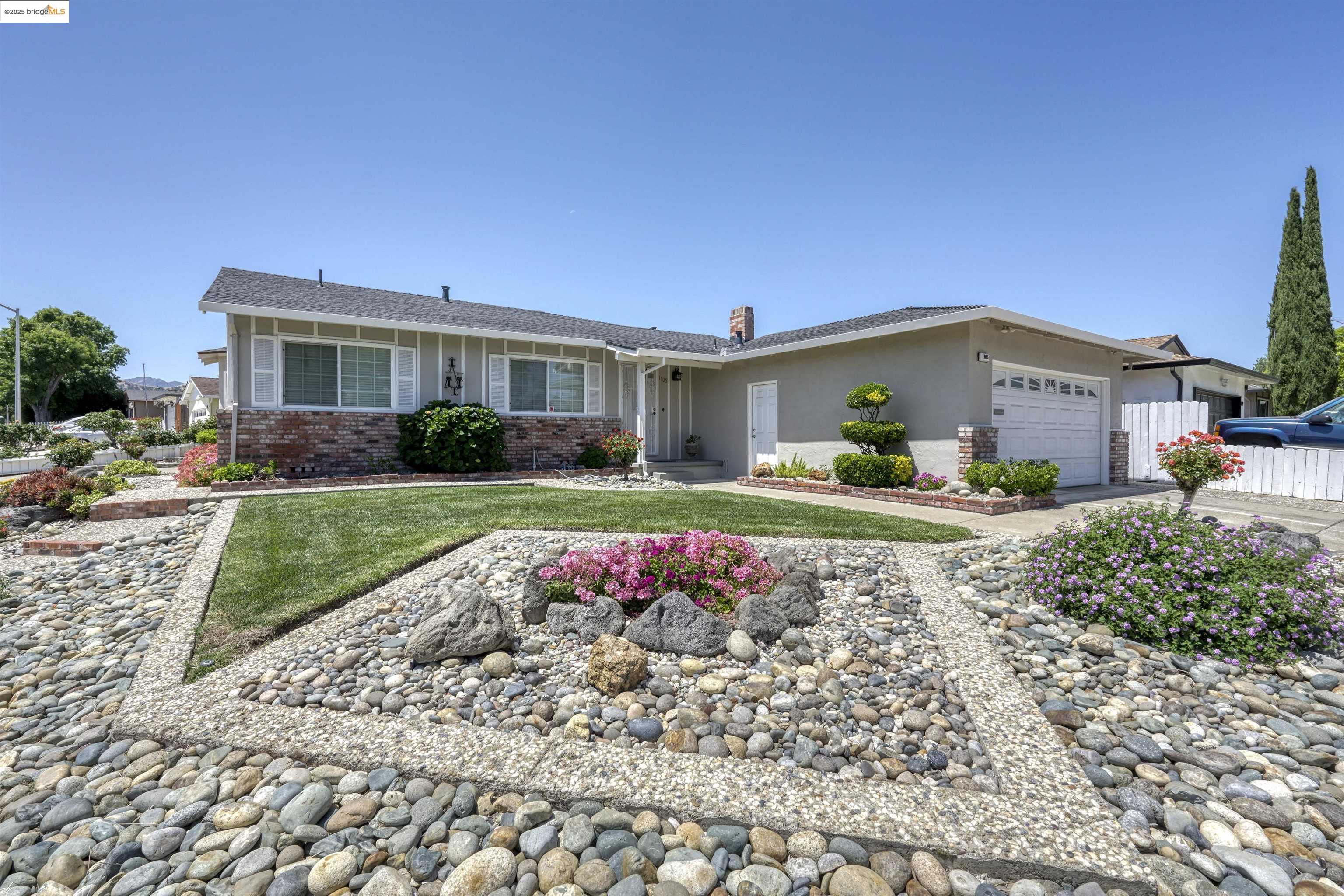 1105 Mission Dr