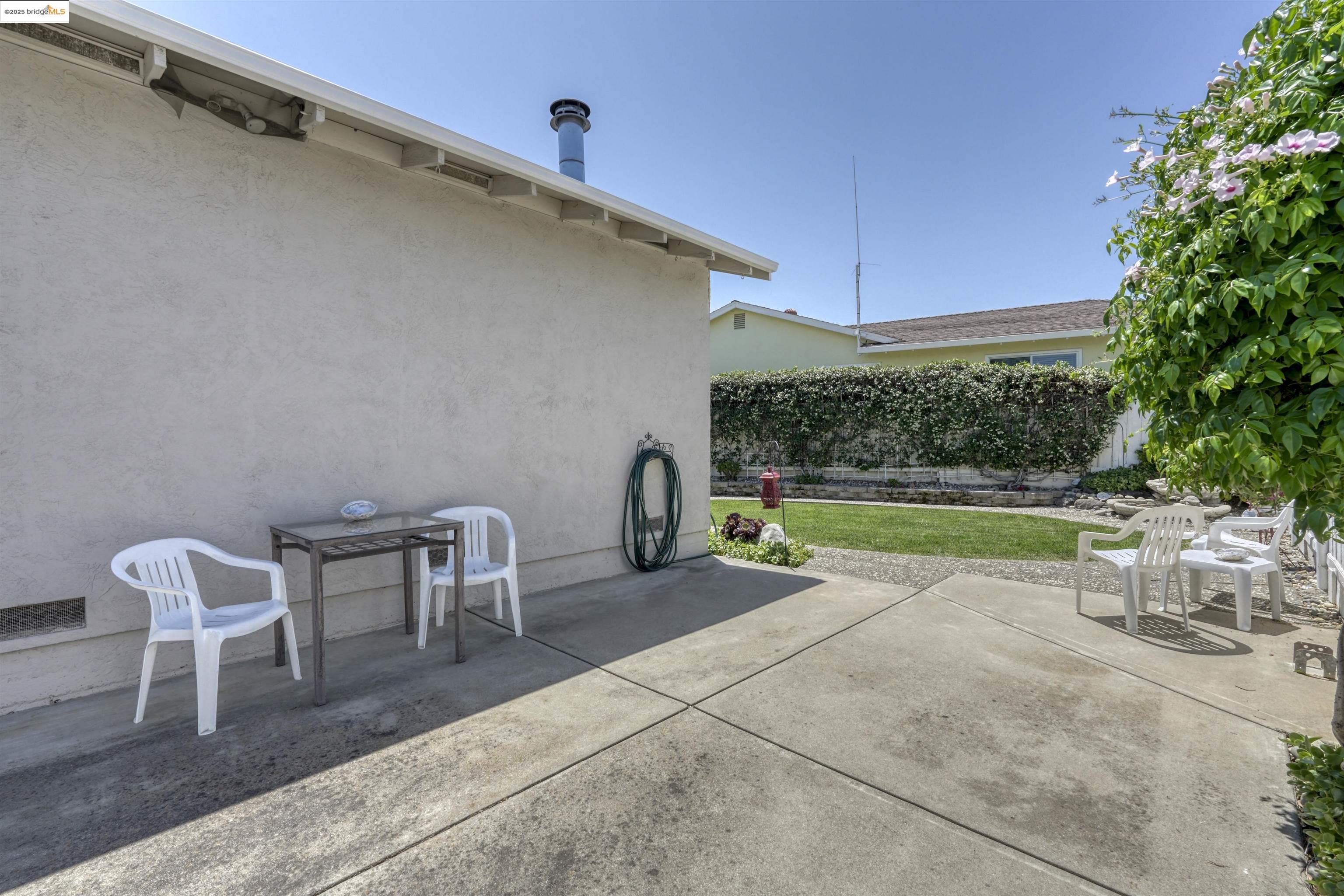 1105 Mission Dr