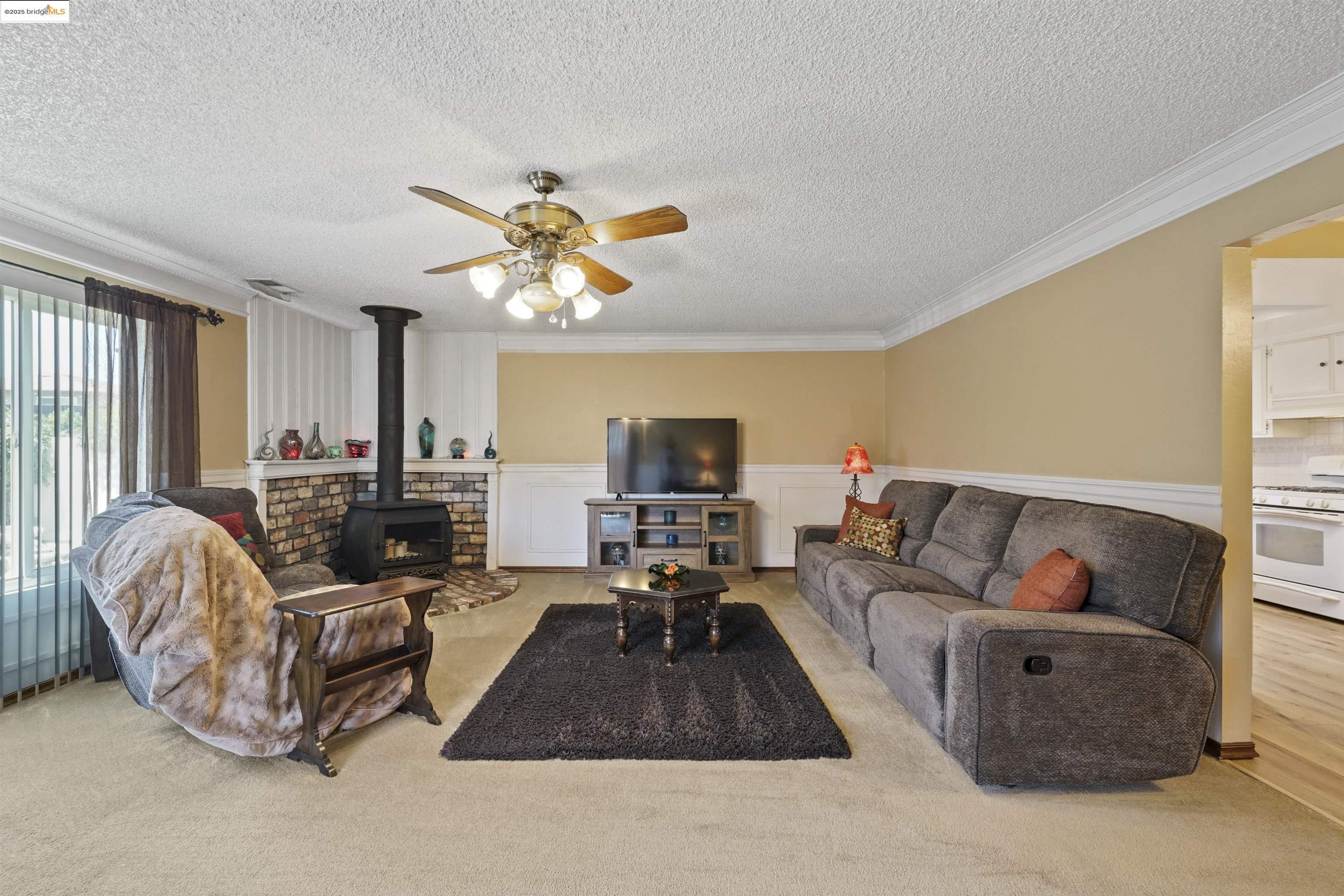 1105 Mission Dr