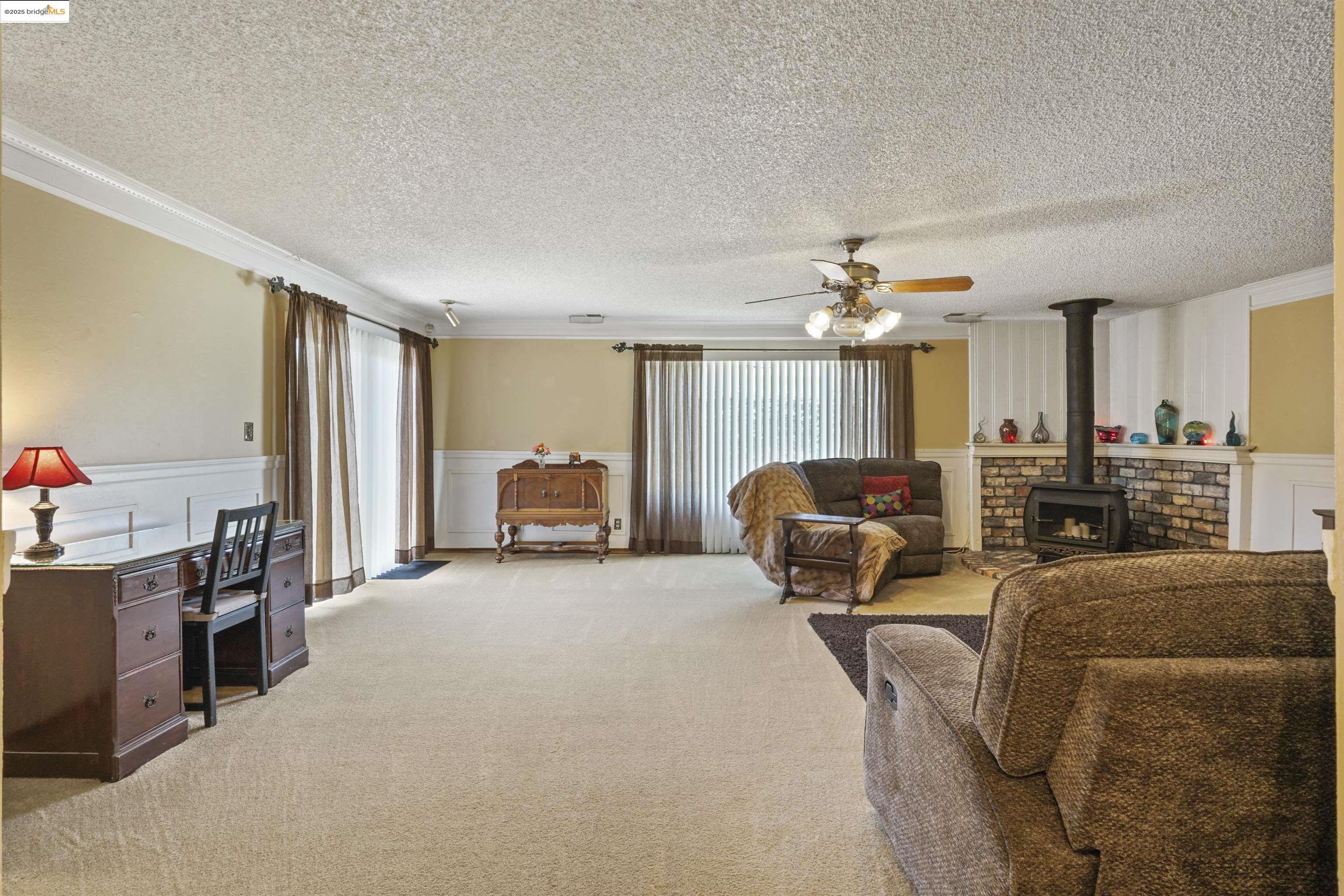 1105 Mission Dr
