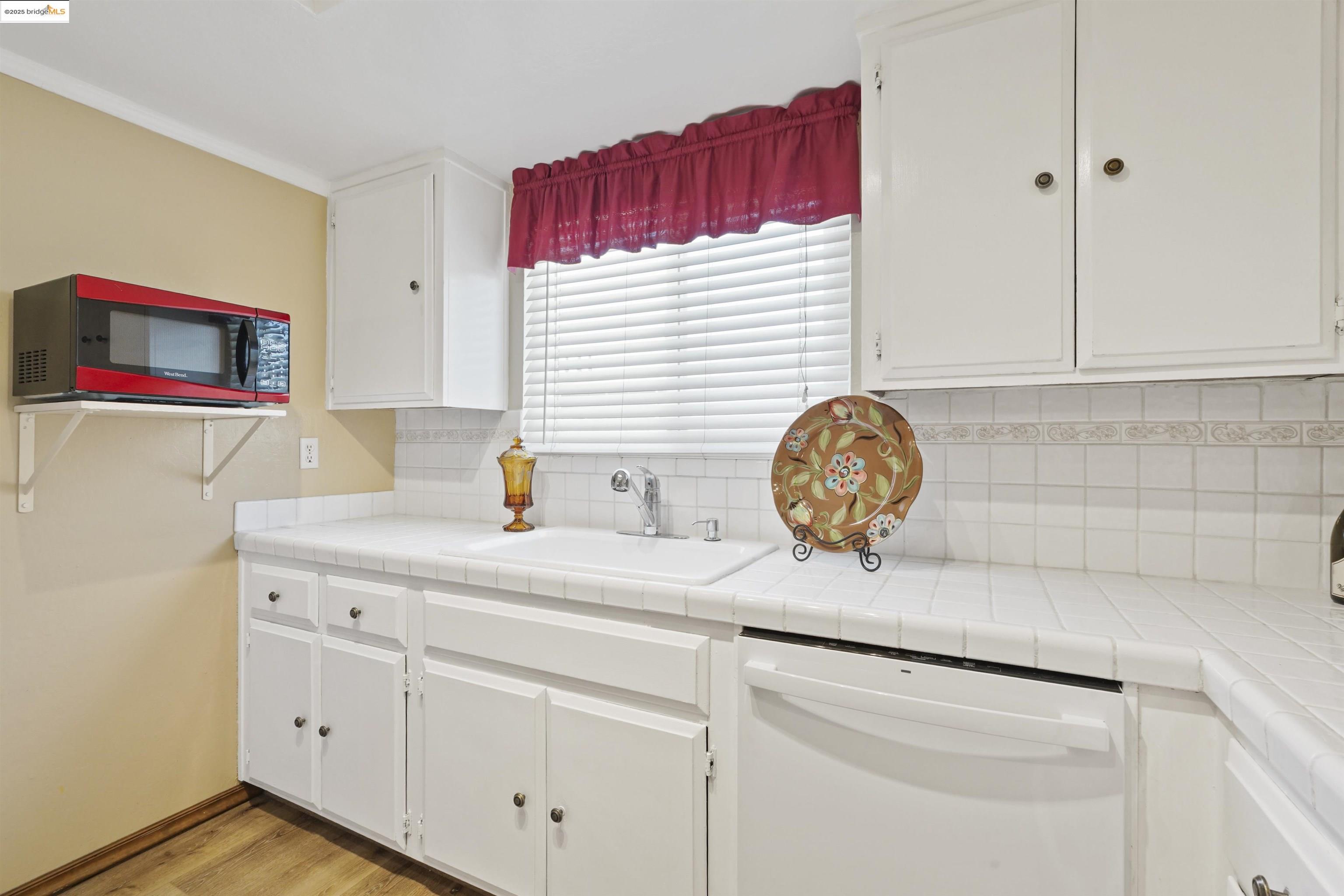 1105 Mission Dr