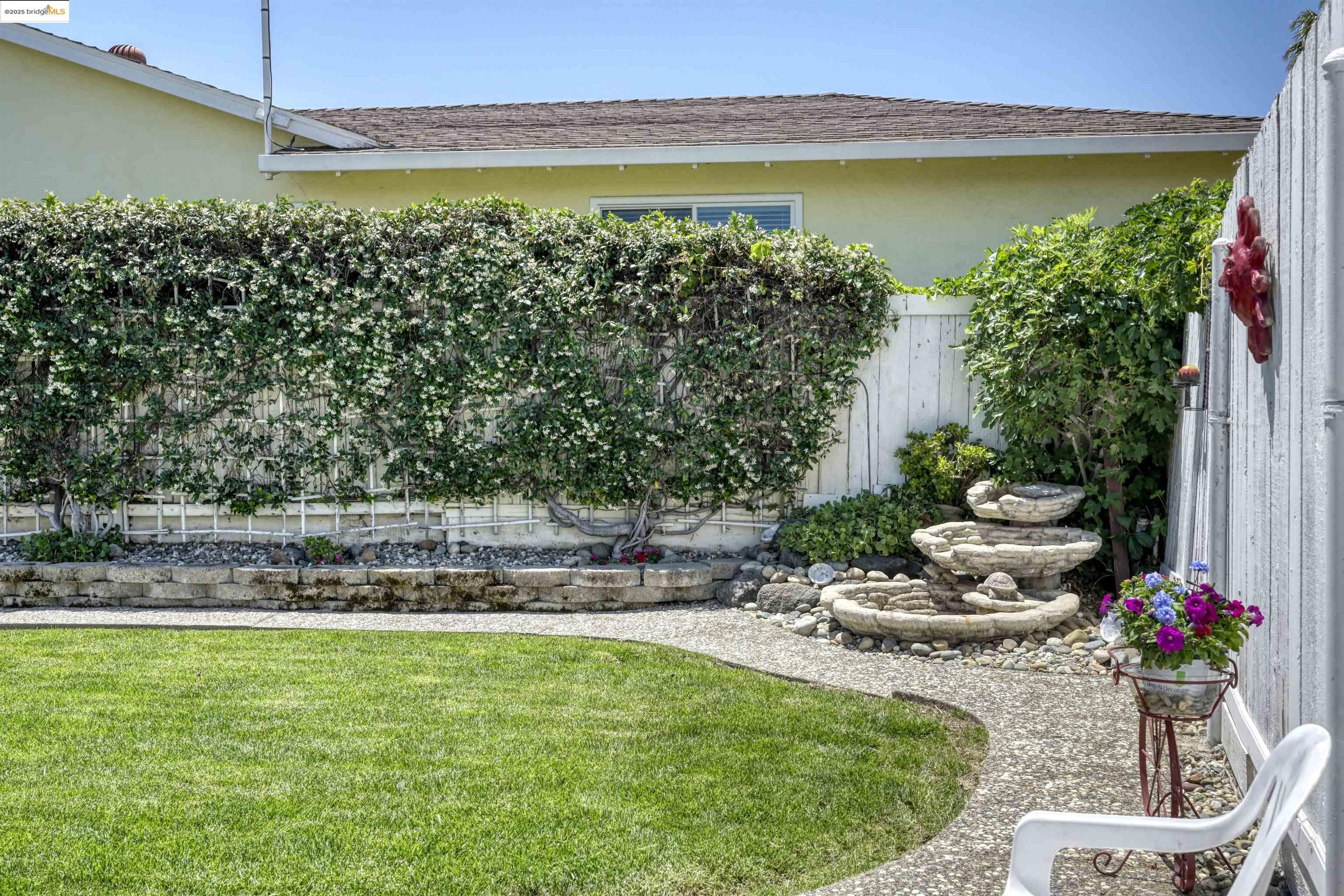1105 Mission Dr