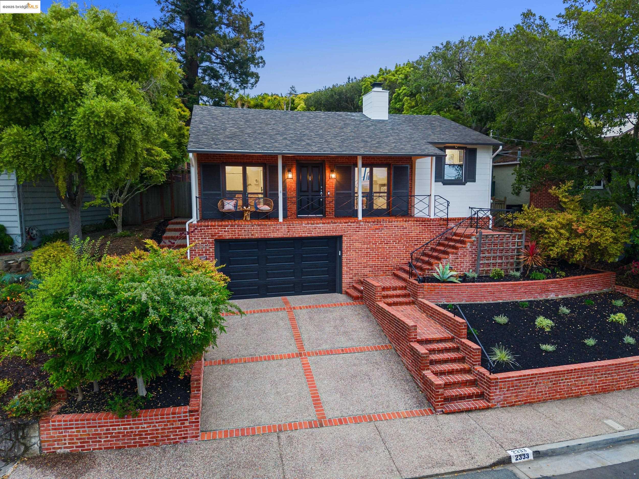 2333 Leimert Blvd