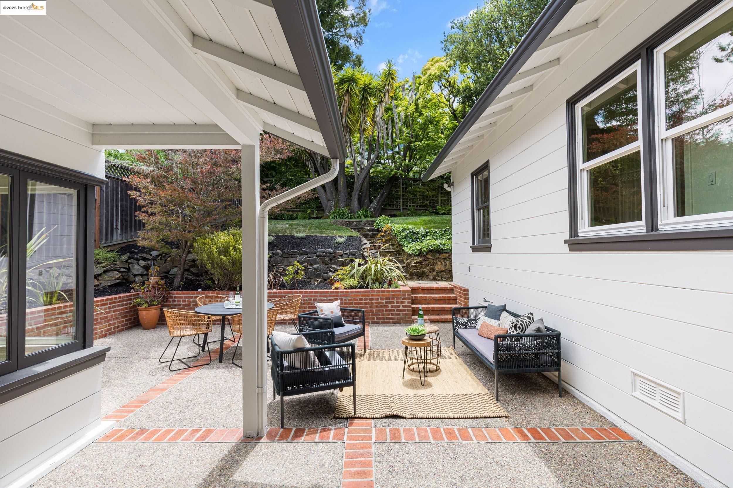 2333 Leimert Blvd