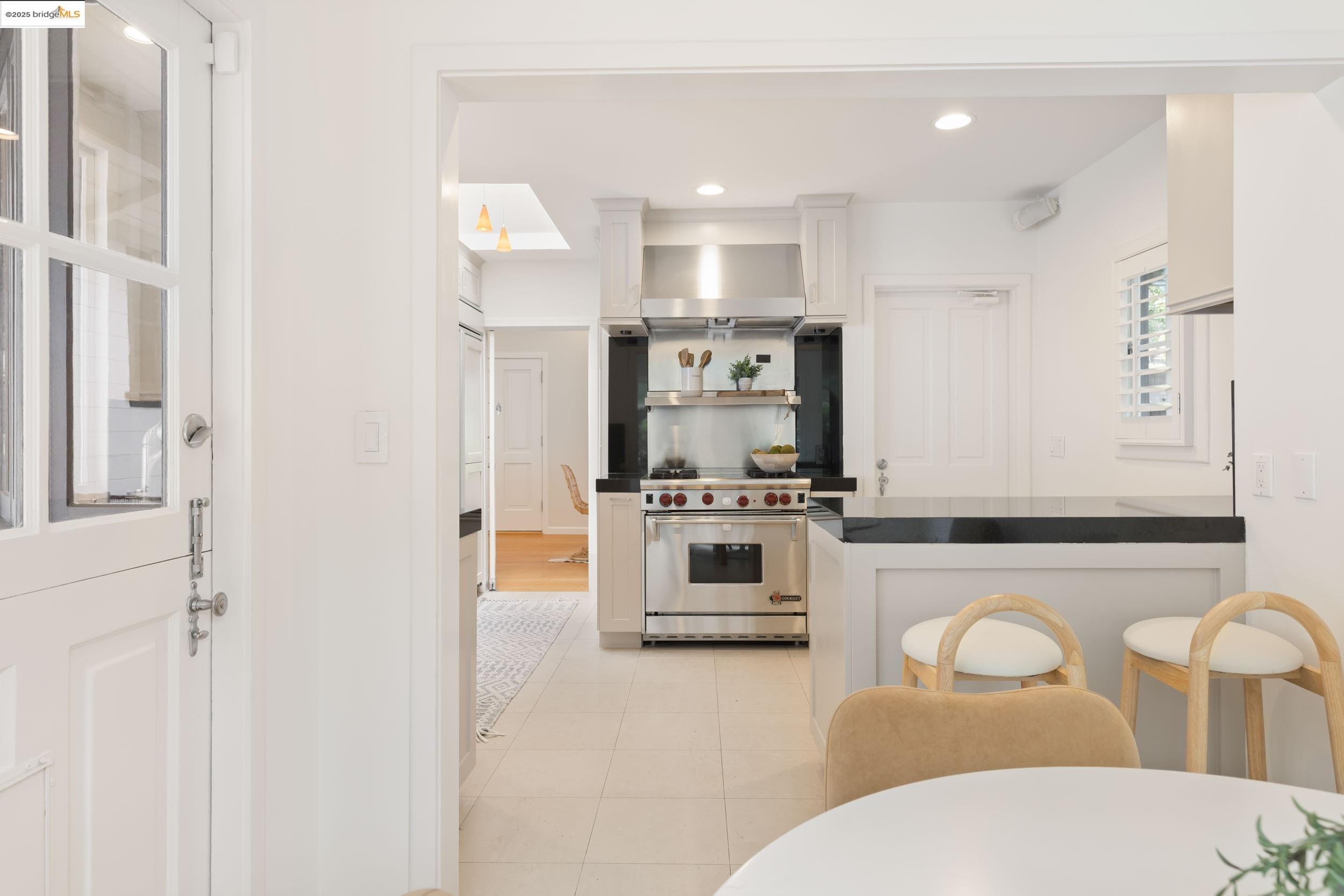 2333 Leimert Blvd
