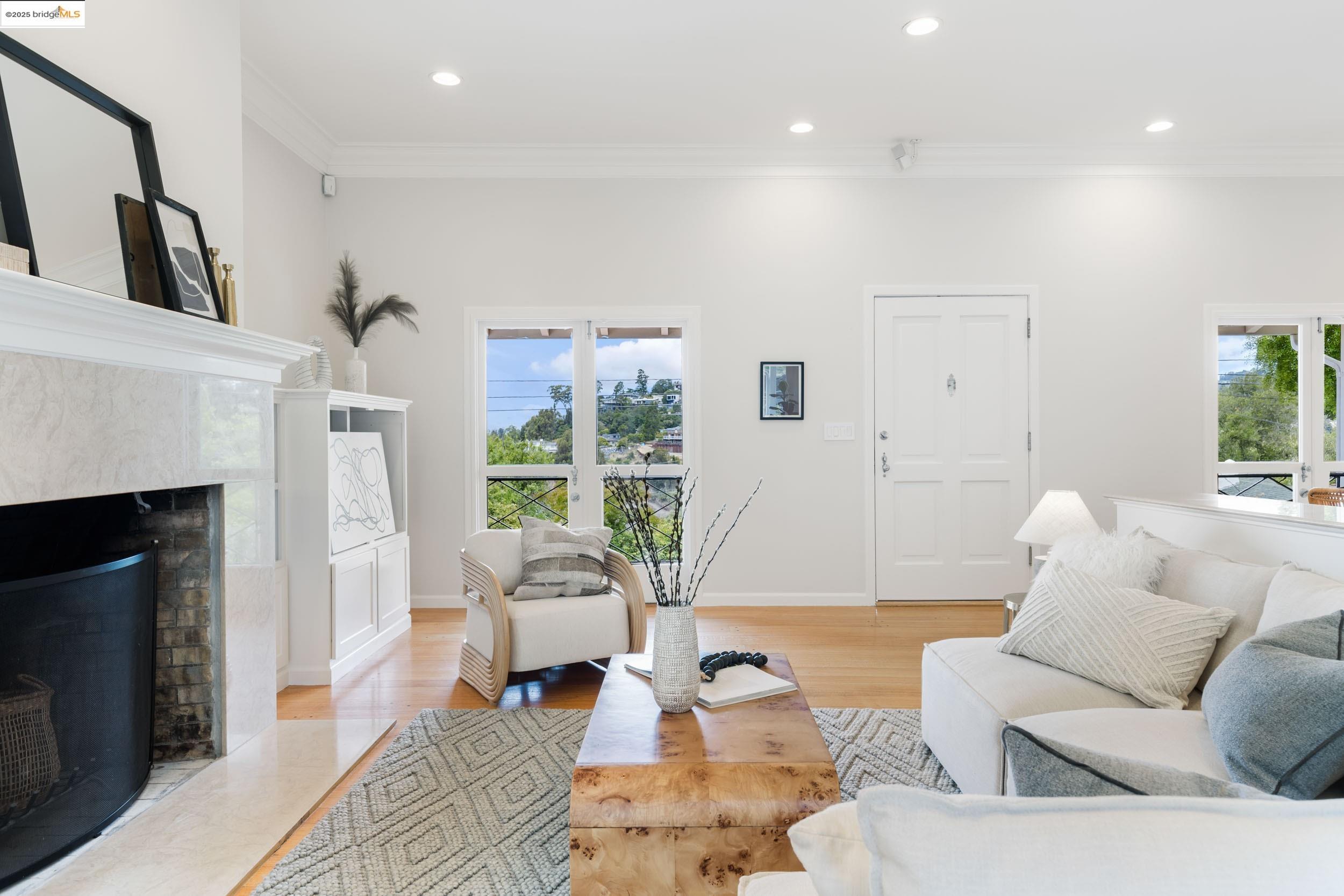 2333 Leimert Blvd