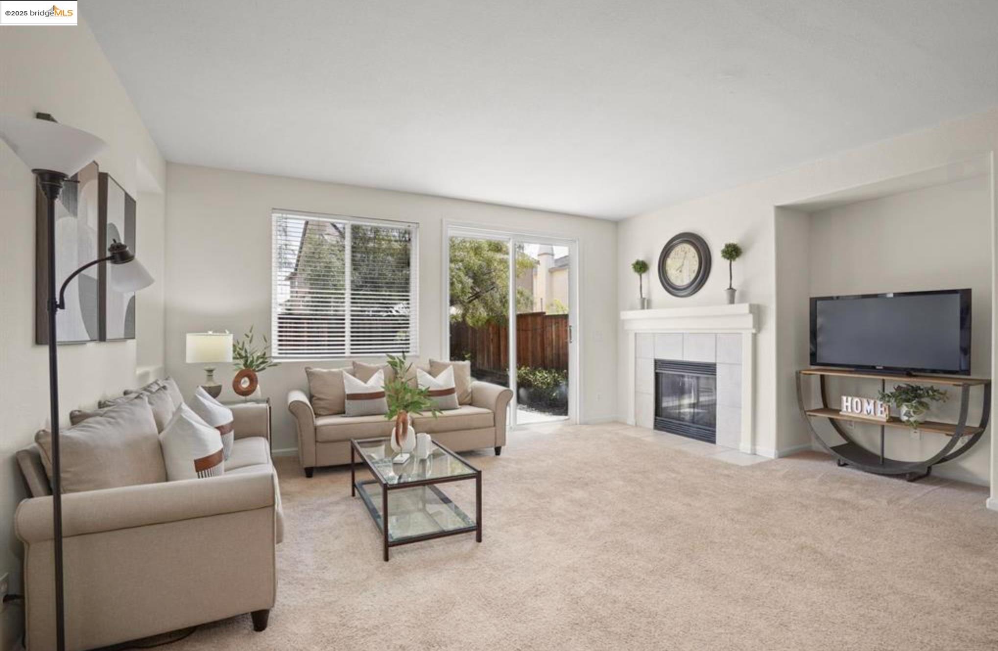 2451 Aberdeen Ln