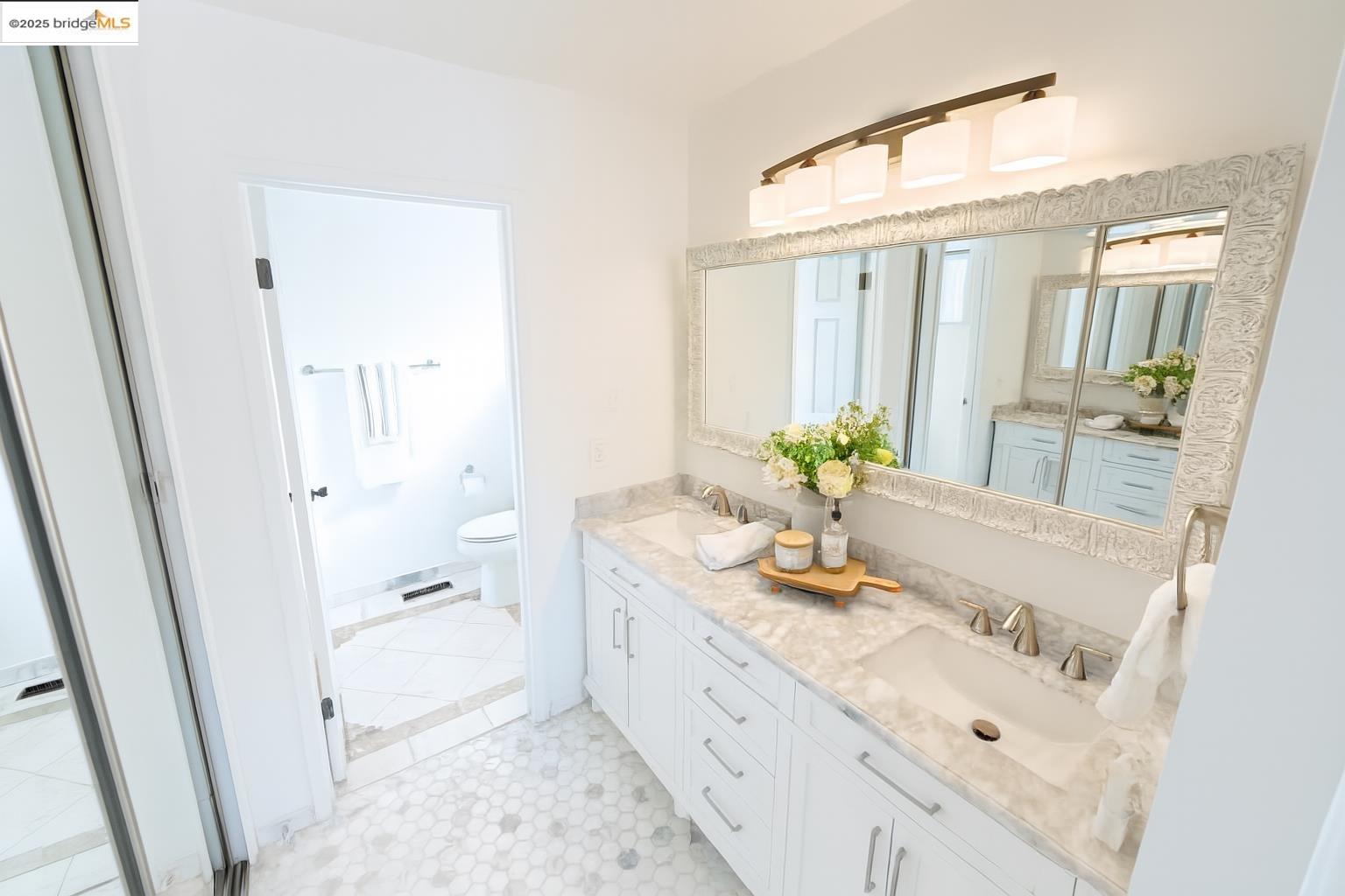 301 Discovery Bay Blvd